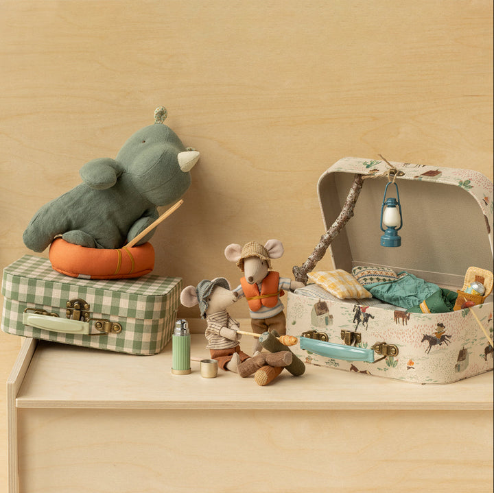Maileg Hiker Mouse – Big Brother (Thin Stripes)