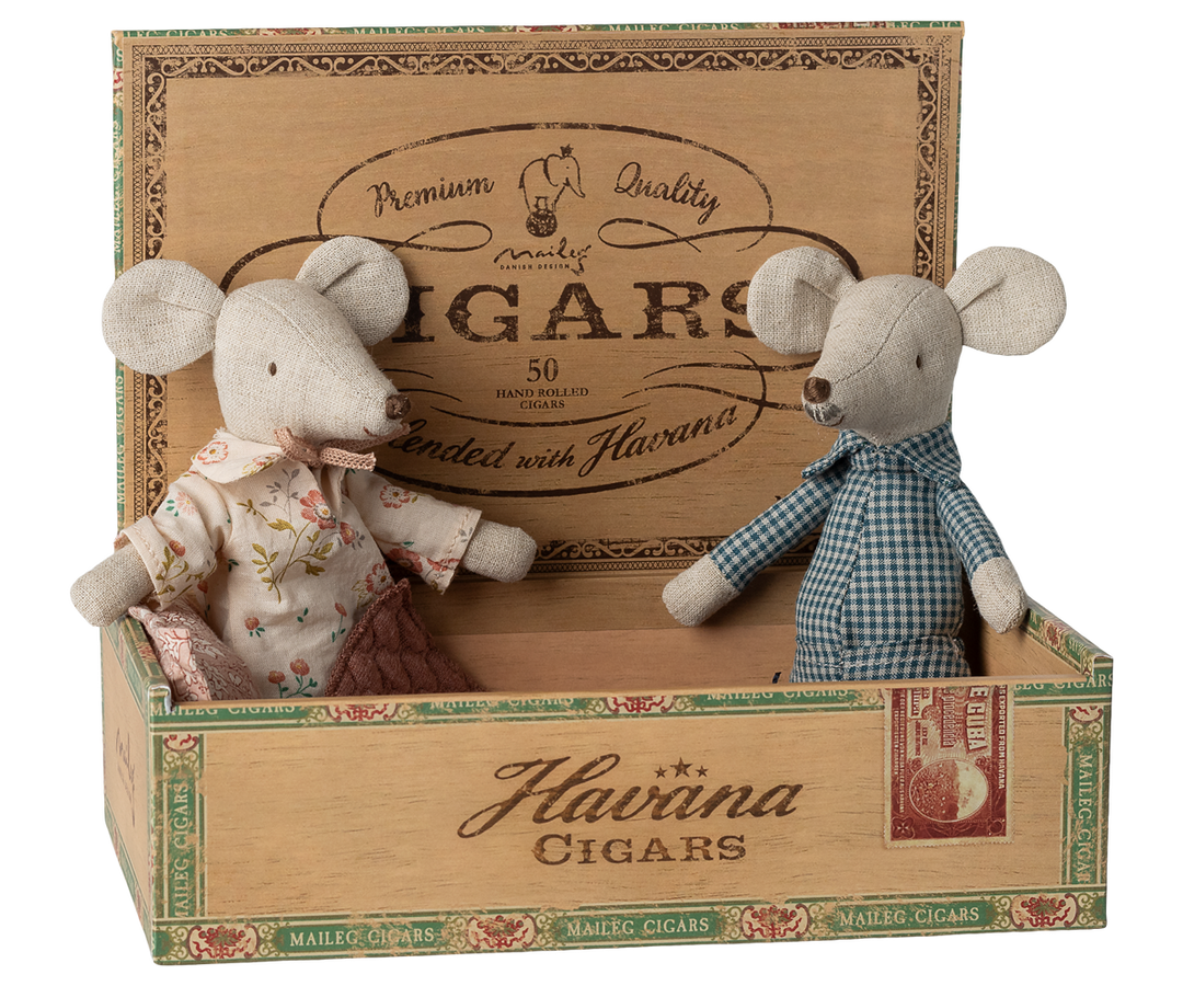 Maileg Grandma &amp; Grandpa in Cigar Box