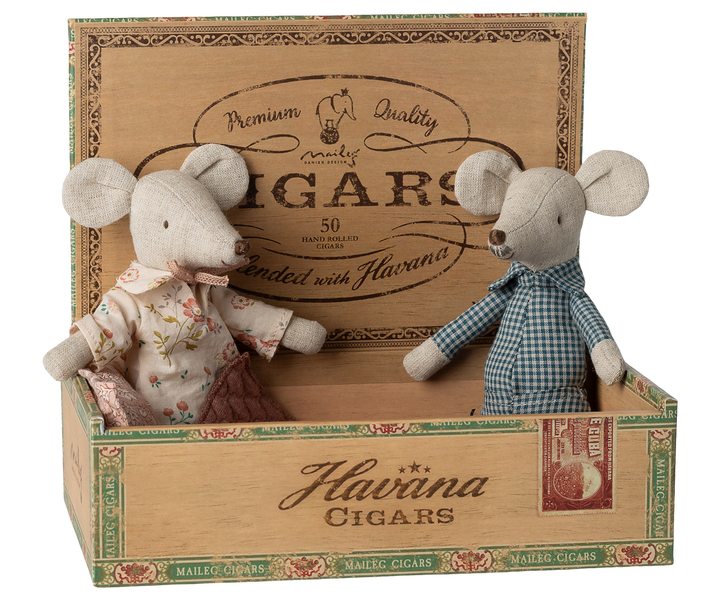 Maileg Grandma &amp; Grandpa in Cigar Box