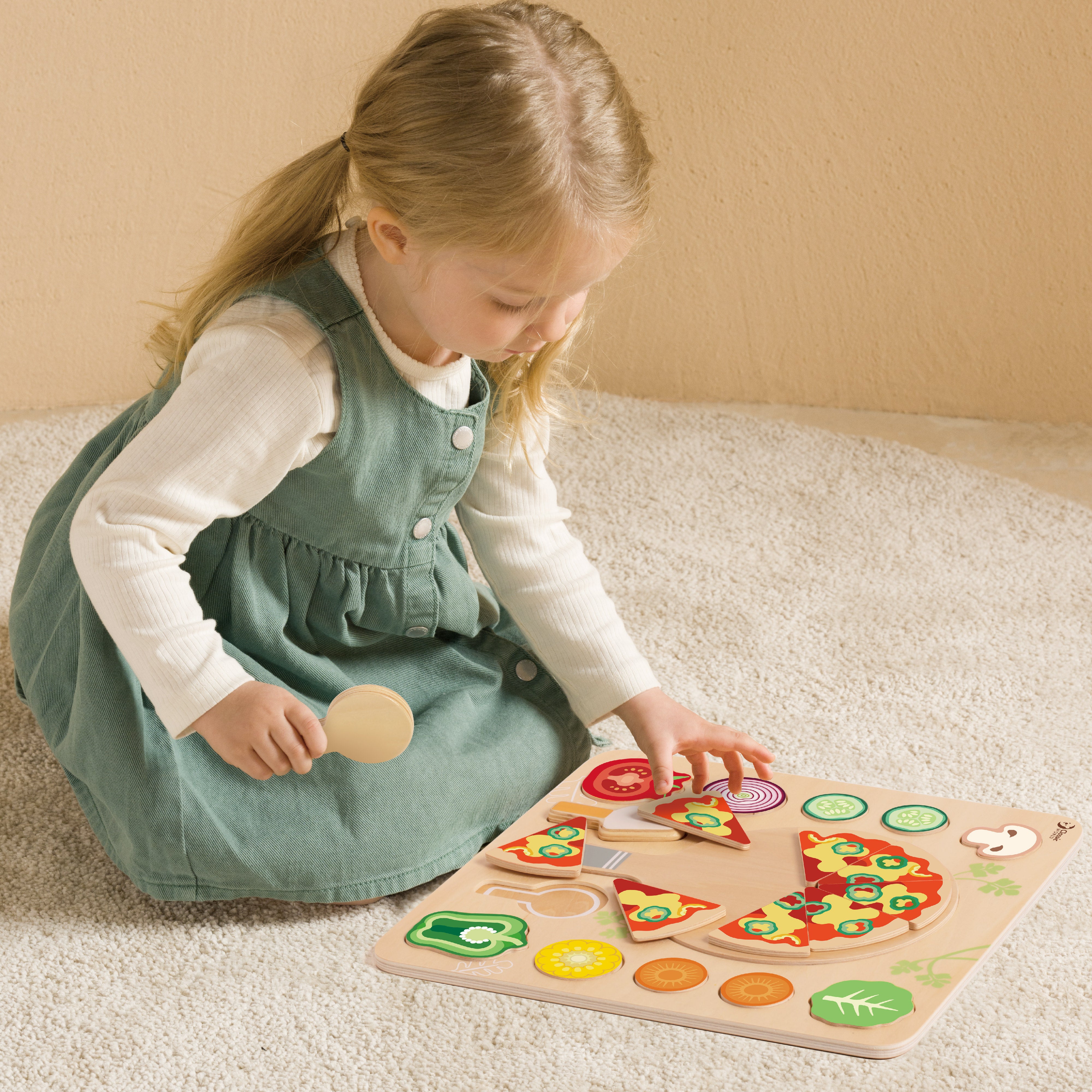 Classic World Wooden Puzzle – Pizza