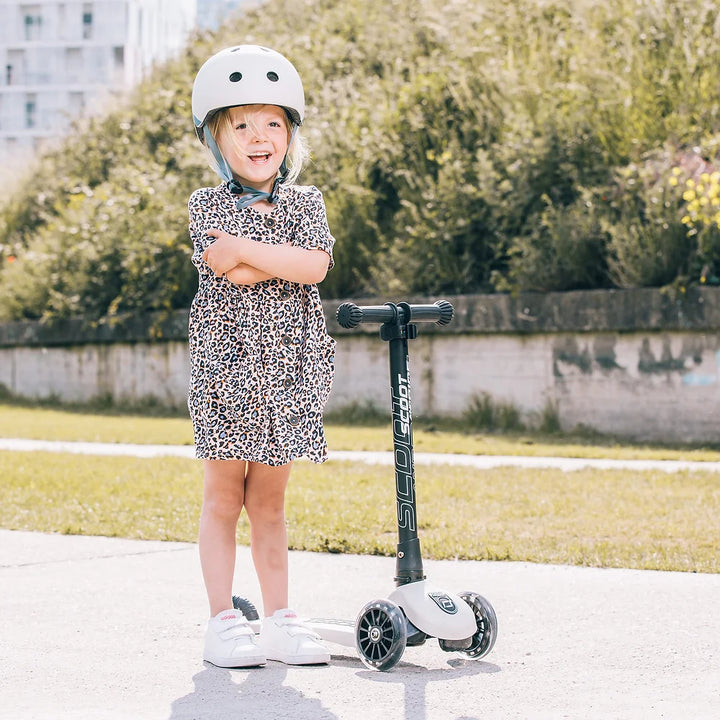Scoot And Ride Highwaykick 3 LED Glow Scooter – Ash