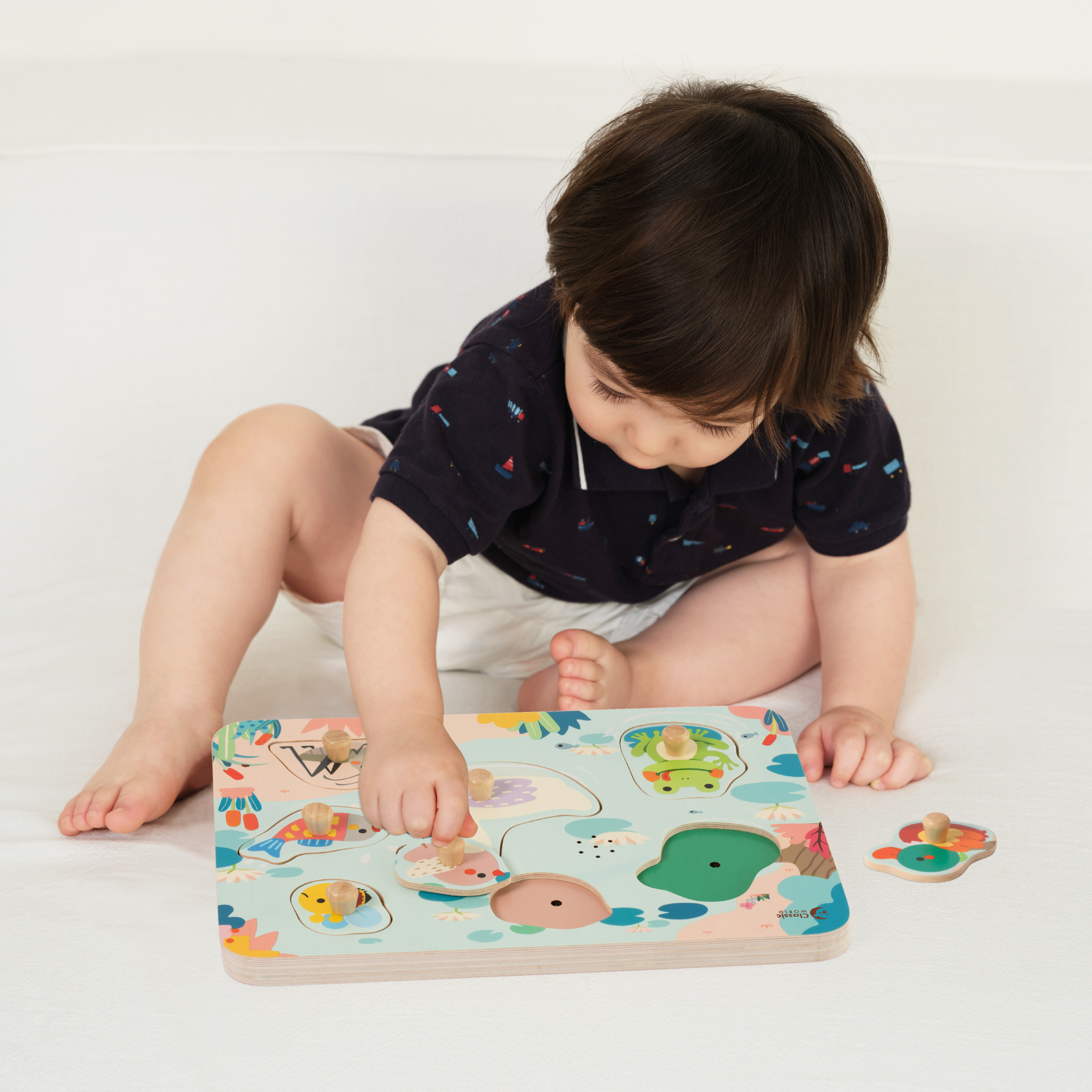 Classic World Wooden Peg Sound Puzzle – Pond