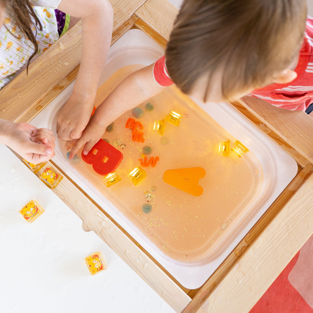 Glo Pals® Water Activated Light-Up Cubes – Daniel Tiger (4 Pack)