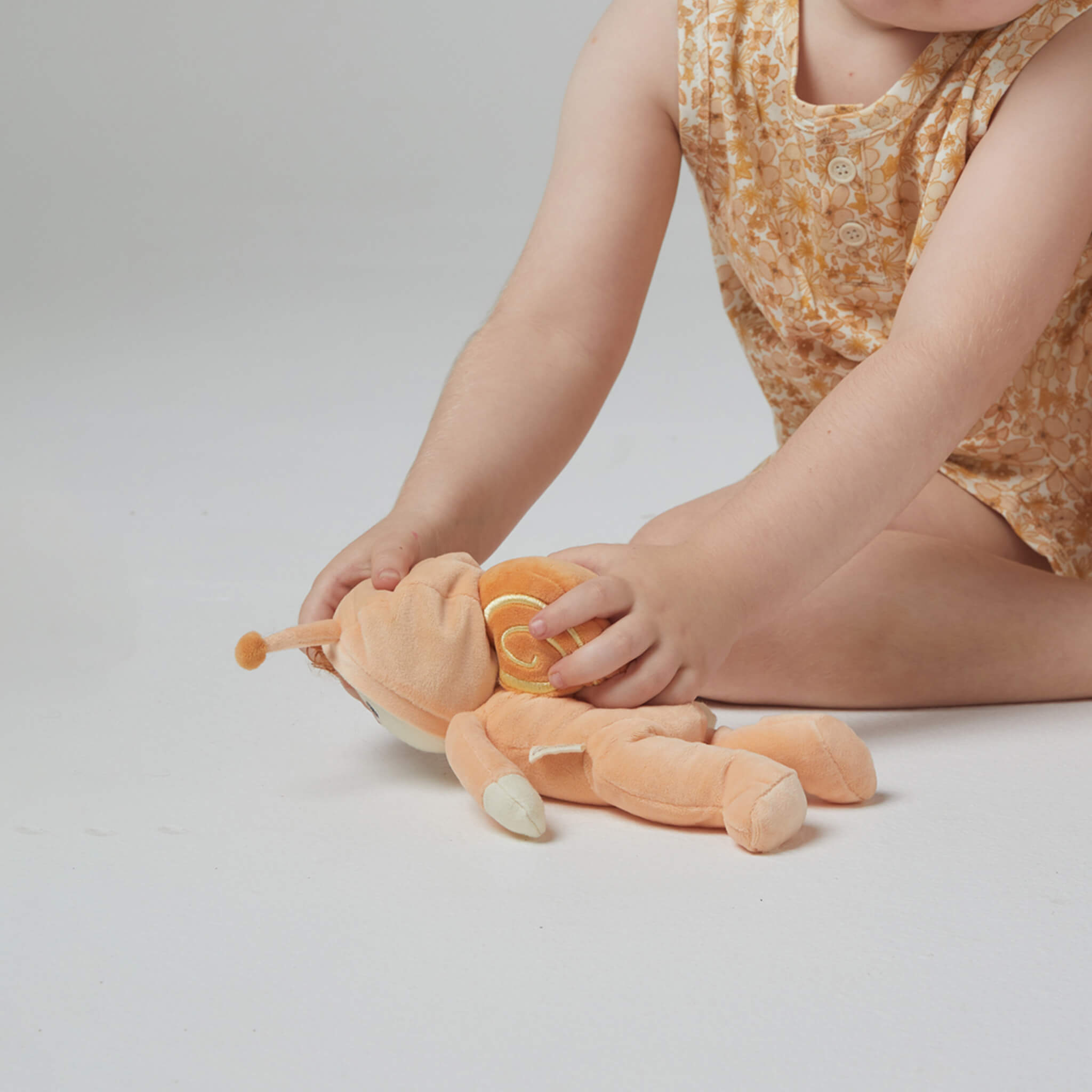 Olli Ella Backyard Buddies Dinky Dinkum Doll – Scottie Snail