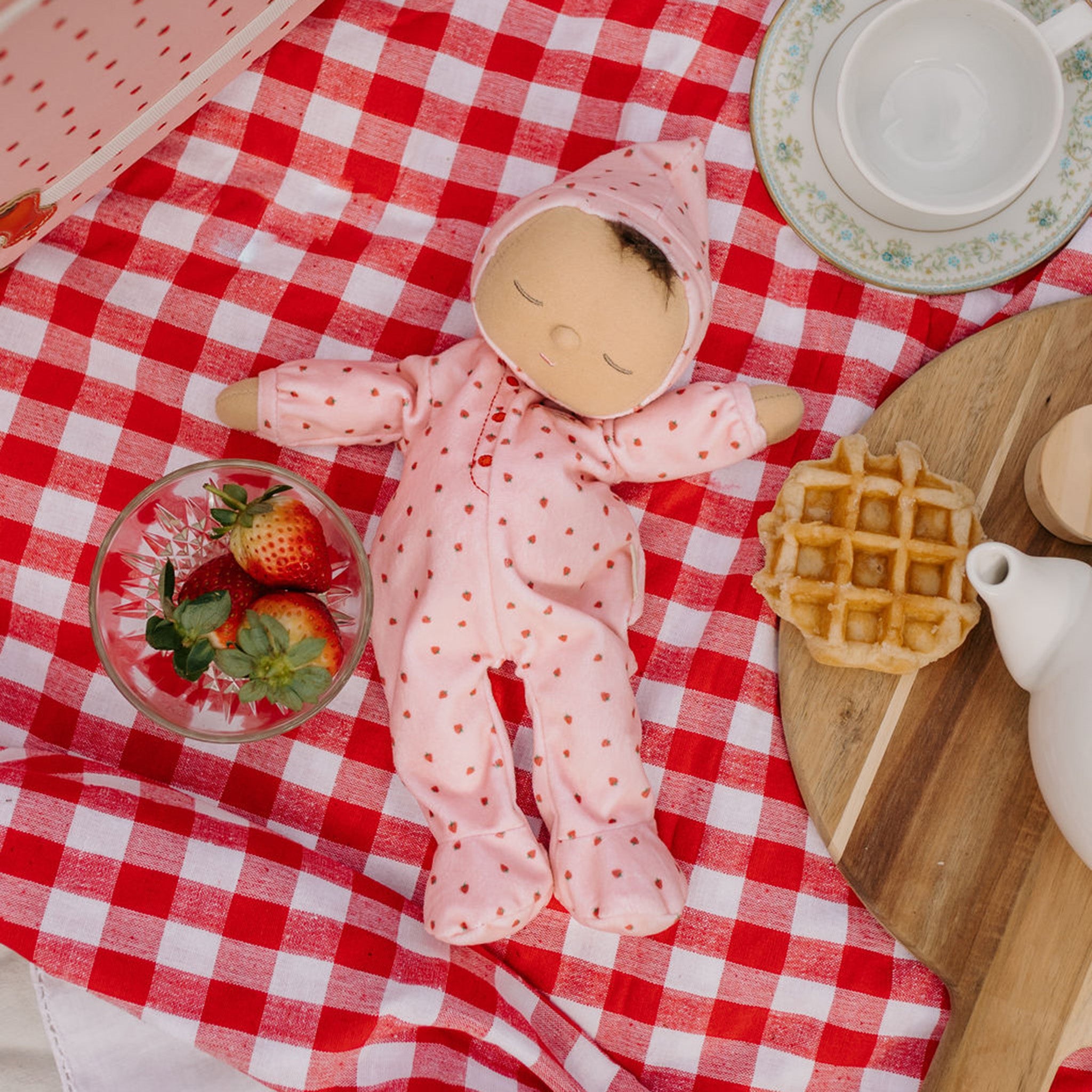 Olli Ella Dozy Dinkum Doll – Strawberry Pip