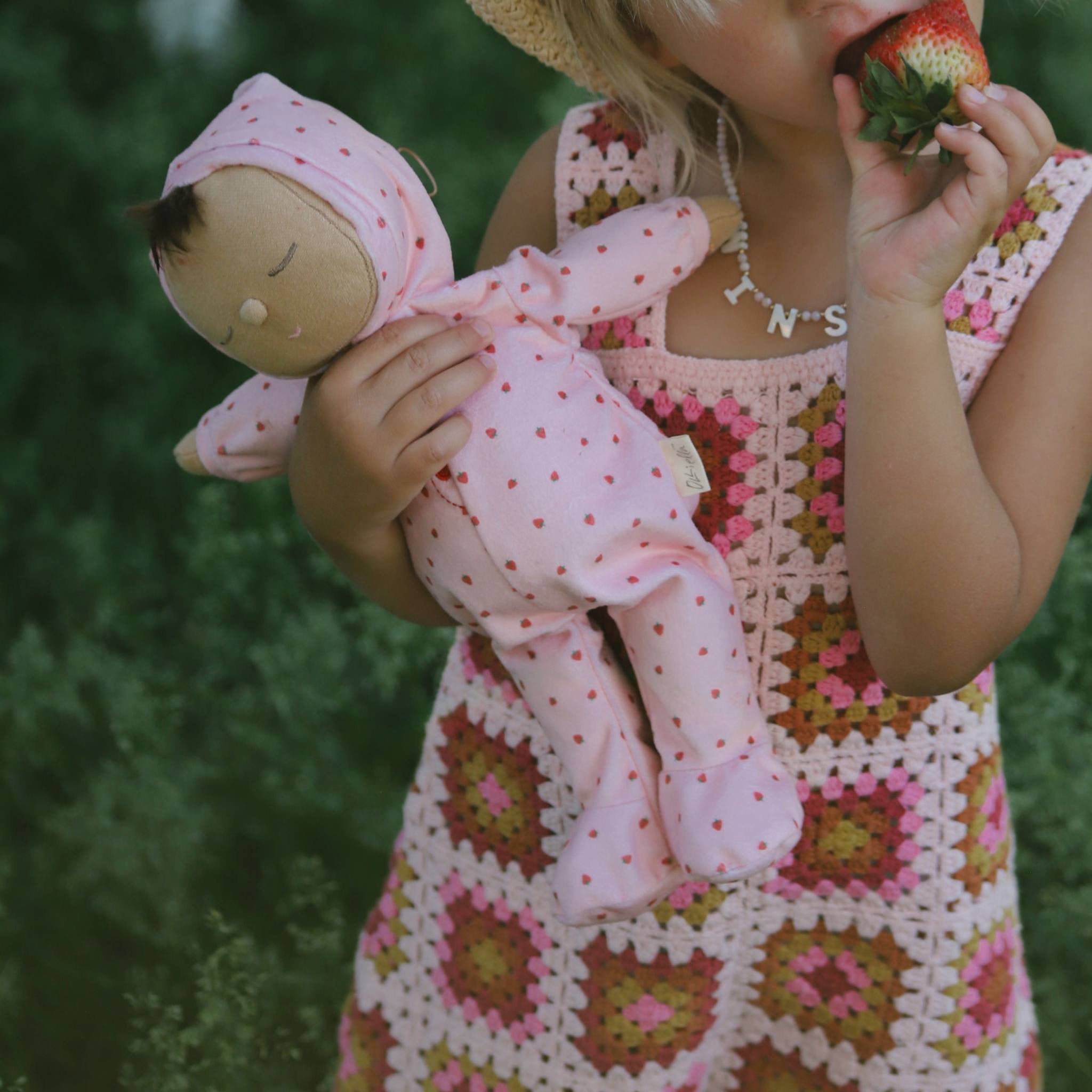 Olli Ella Dozy Dinkum Doll – Strawberry Pip