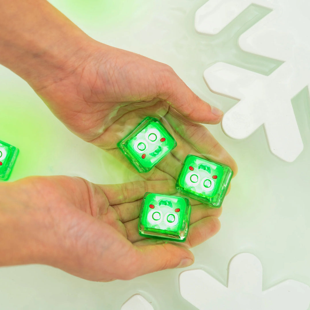 Glo Pals® Water Activated Light-Up Cubes – Limited Edition Christmas Pal (4 Pack)