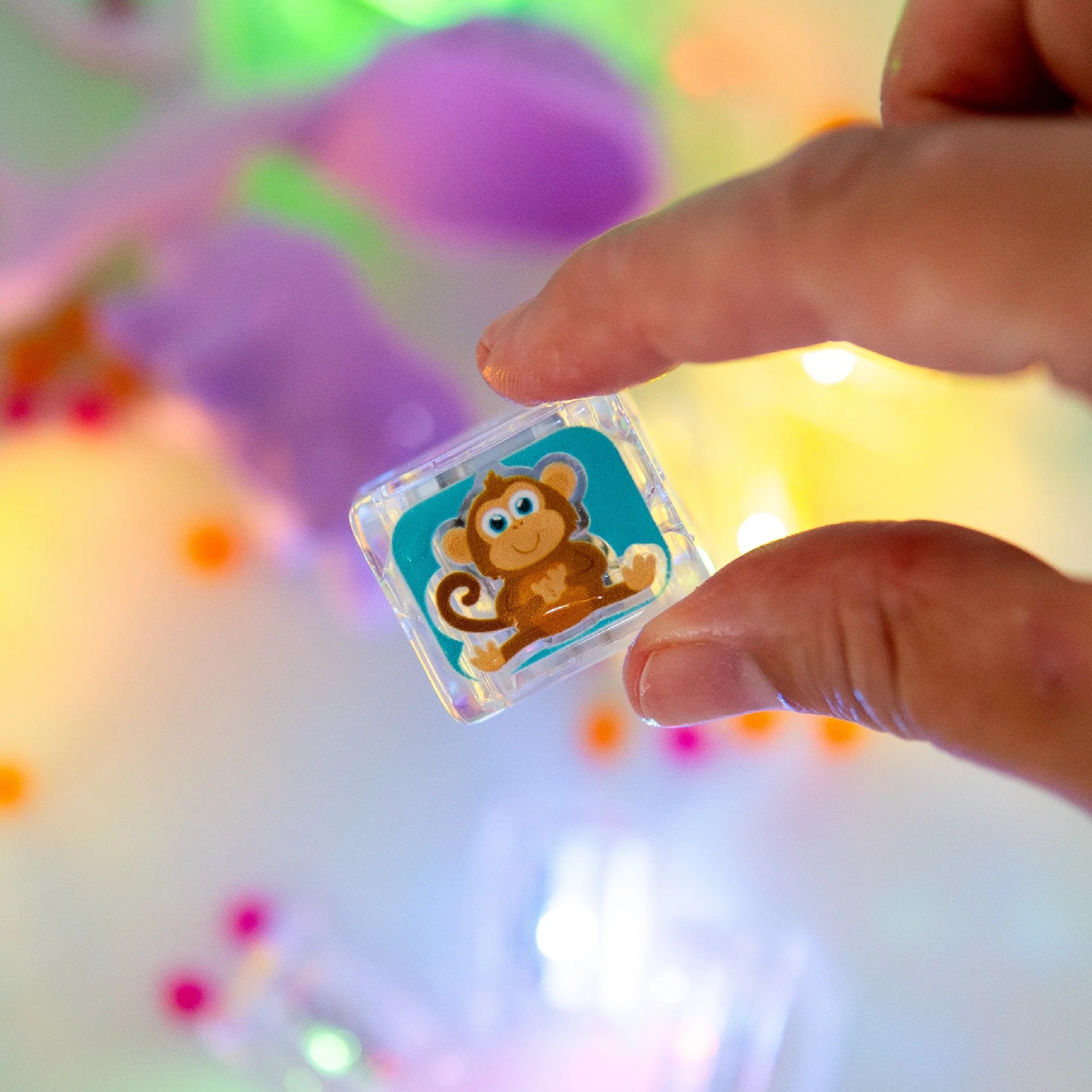 Glo Pals® Water Activated Light-Up Cubes – Zoo (6 Pack)