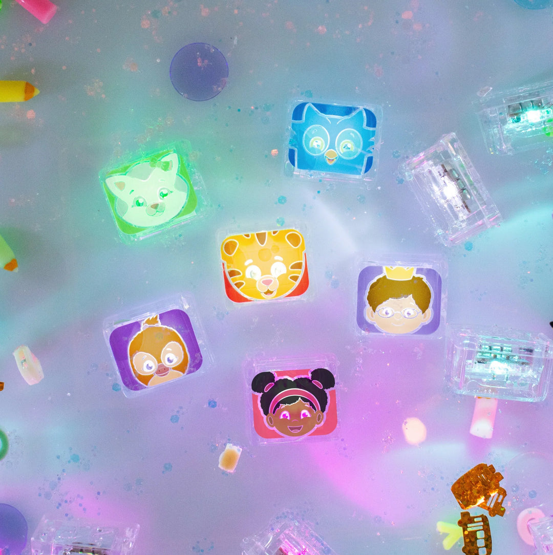Glo Pals® Water Activated Light-Up Cubes – Daniel Tiger’s Neighborhood (6 Pack)