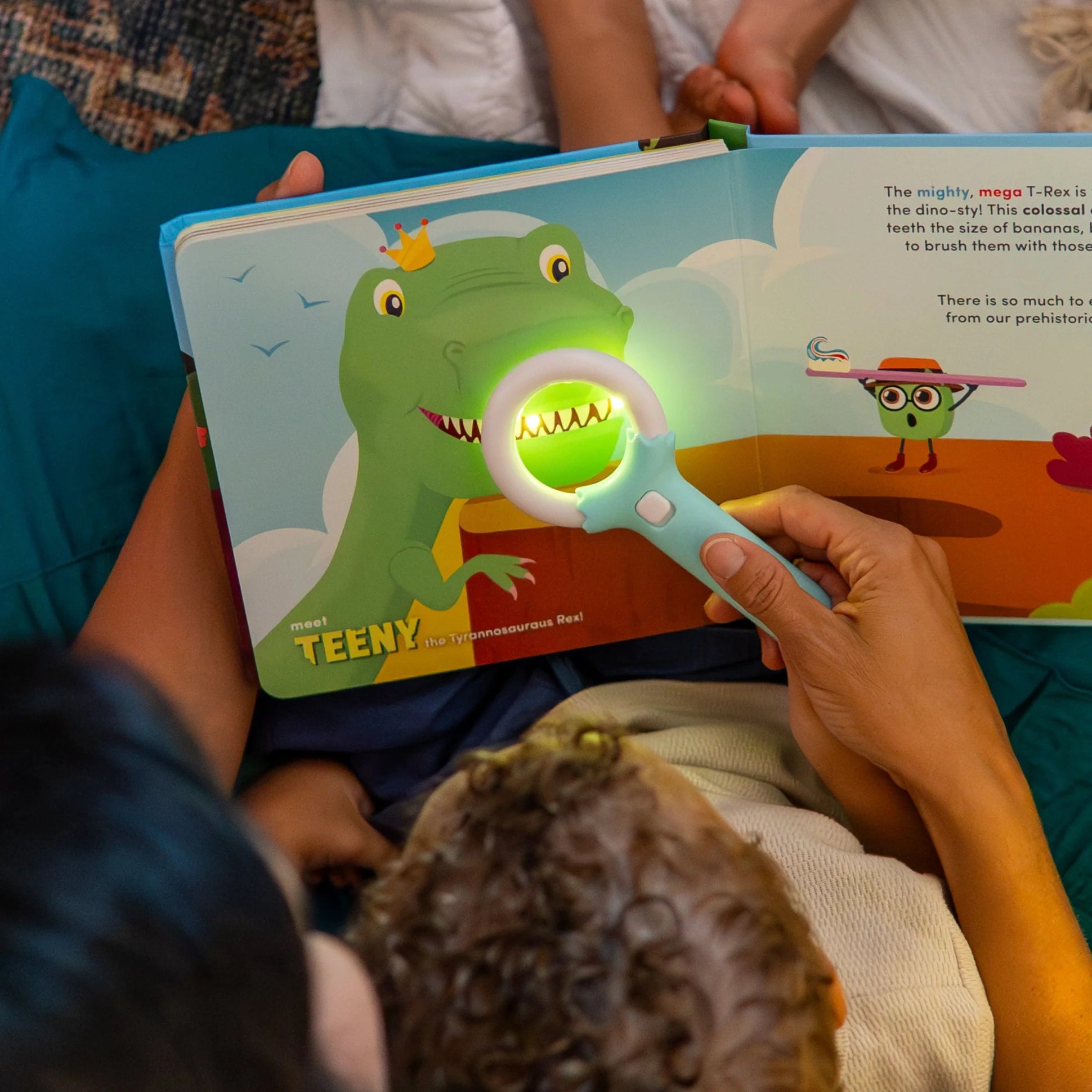 Glo Pals® Light-Up Library – Pippa’s Prehistoric Pals