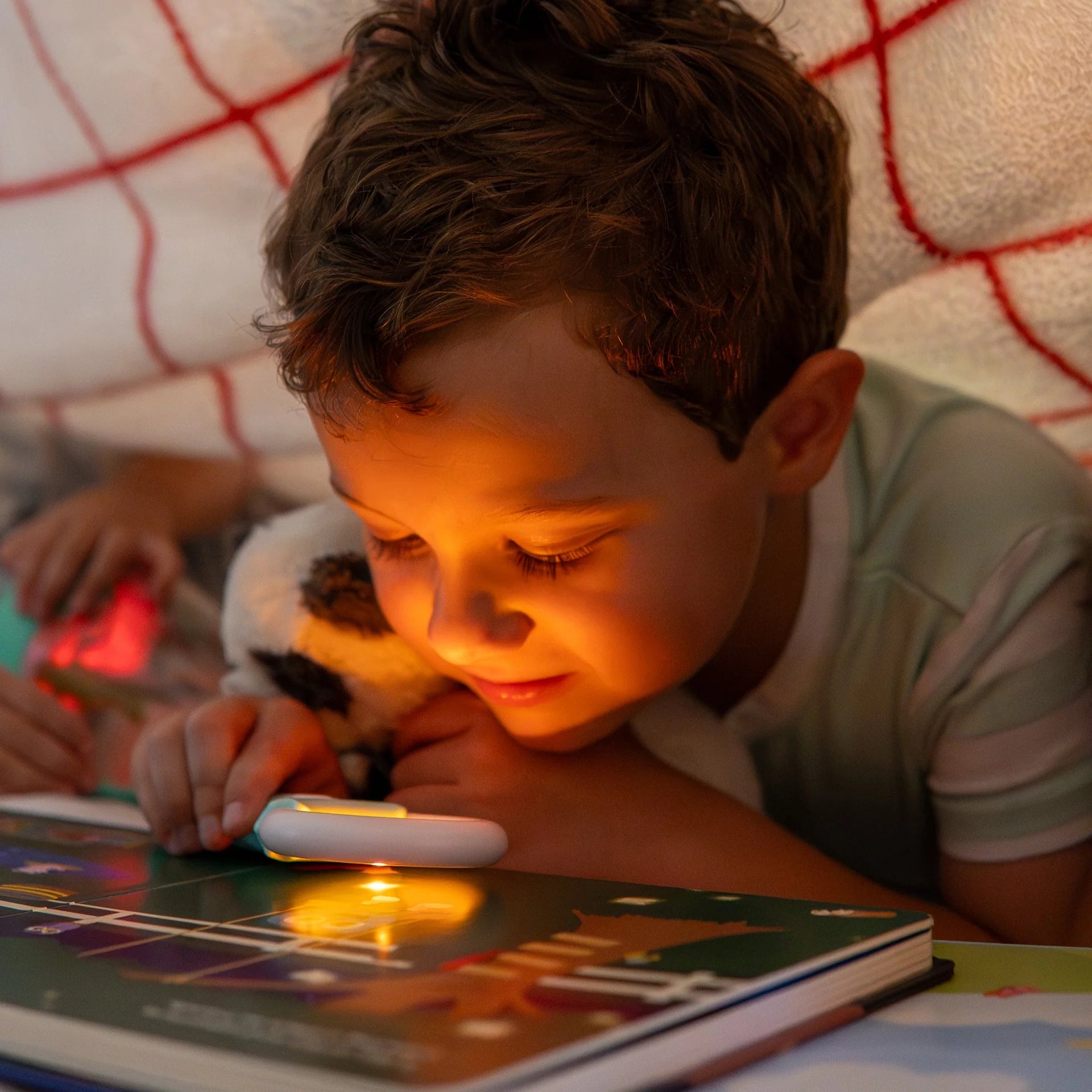 Glo Pals® Light-Up Library – Pippa’s Prehistoric Pals