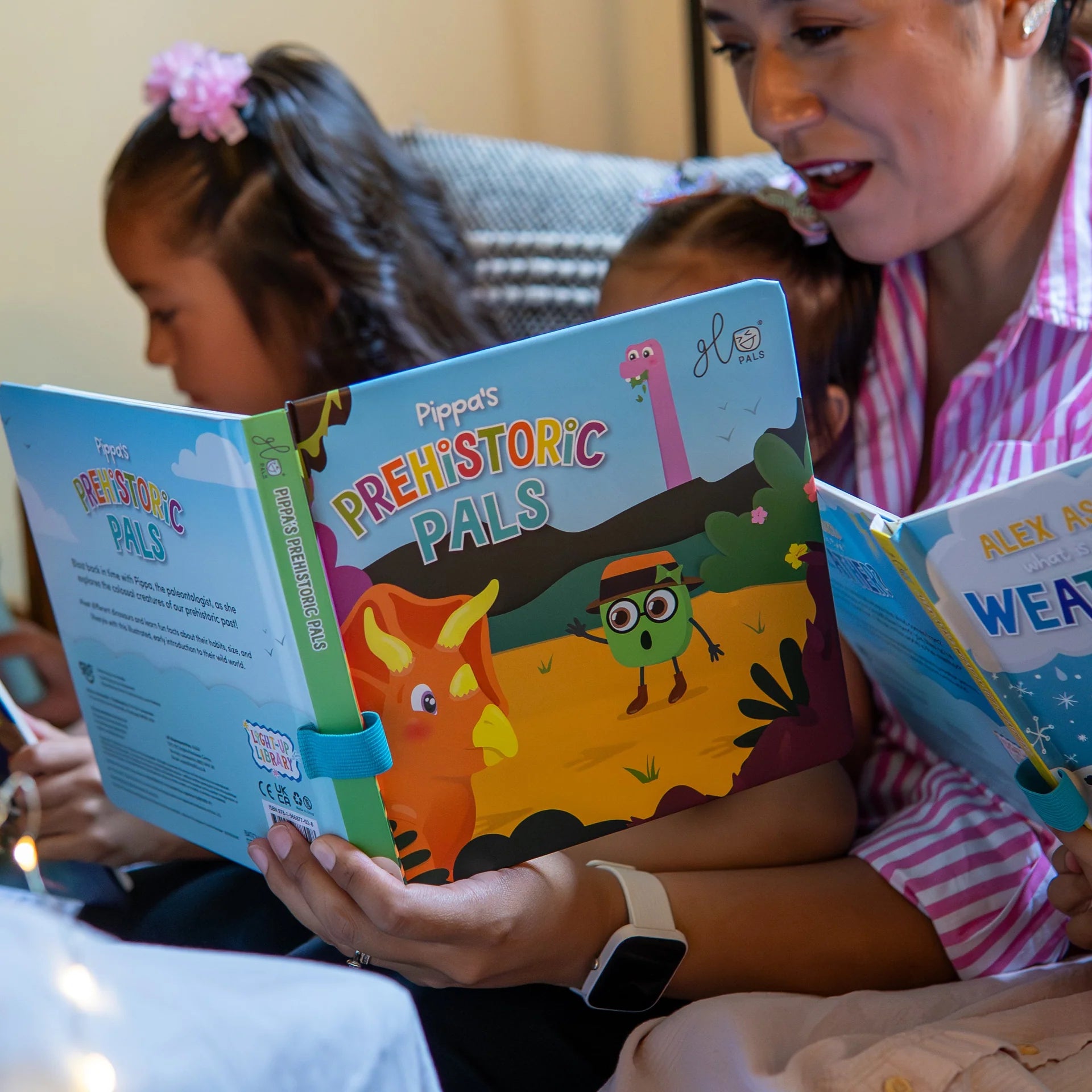 Glo Pals® Light-Up Library – Pippa’s Prehistoric Pals