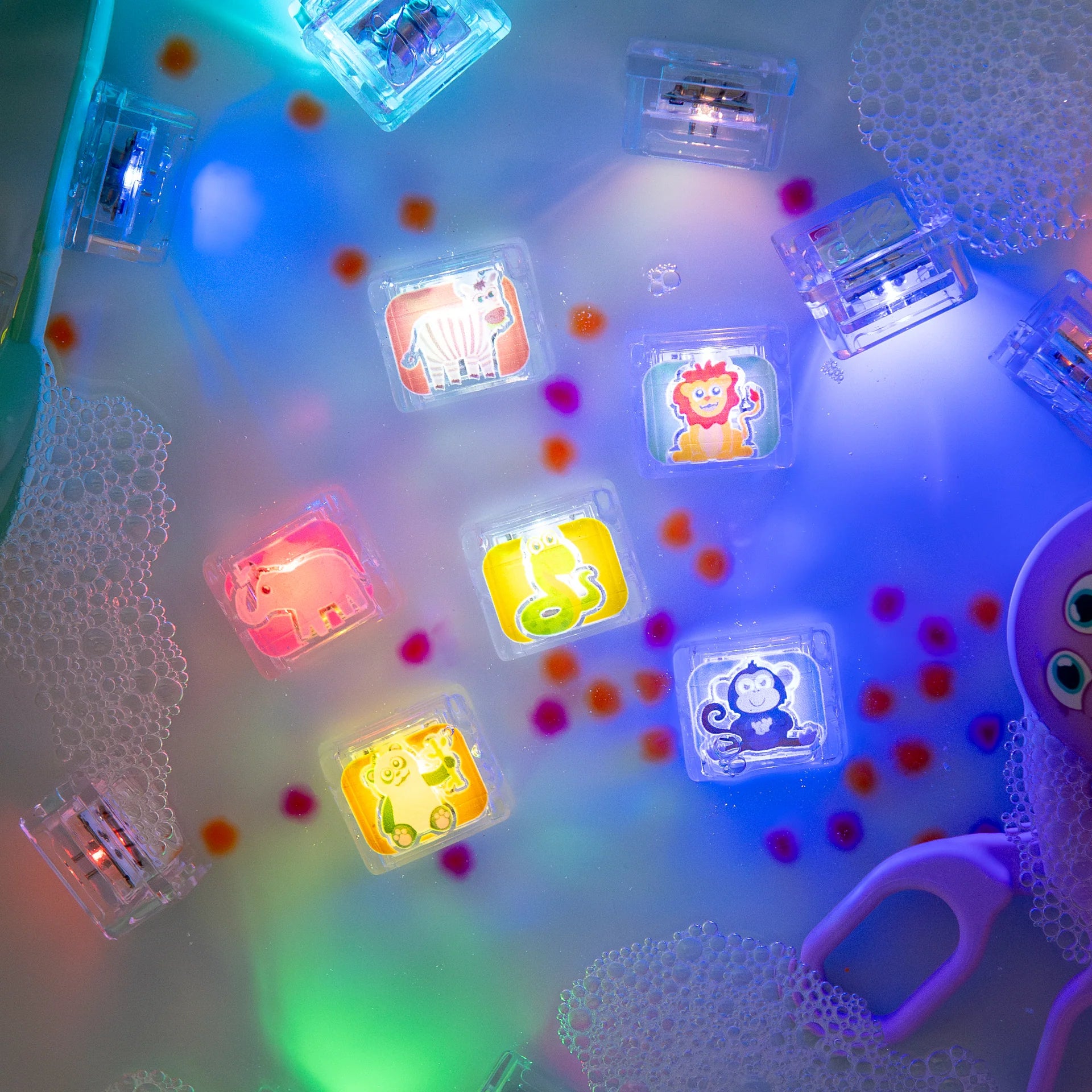 Glo Pals® Water Activated Light-Up Cubes – Zoo (6 Pack)