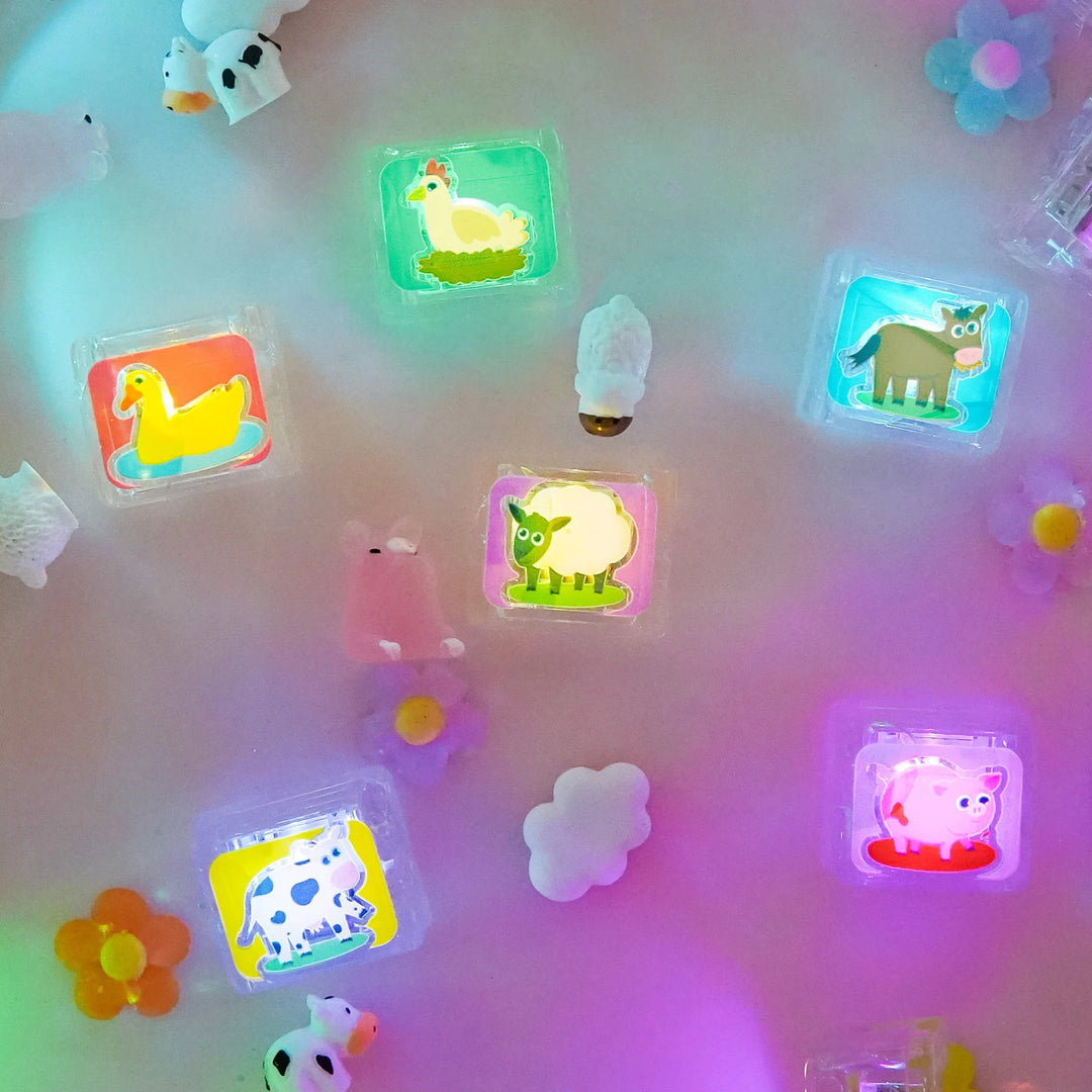 Glo Pals® Water Activated Light-Up Cubes – Farm (6 Pack)