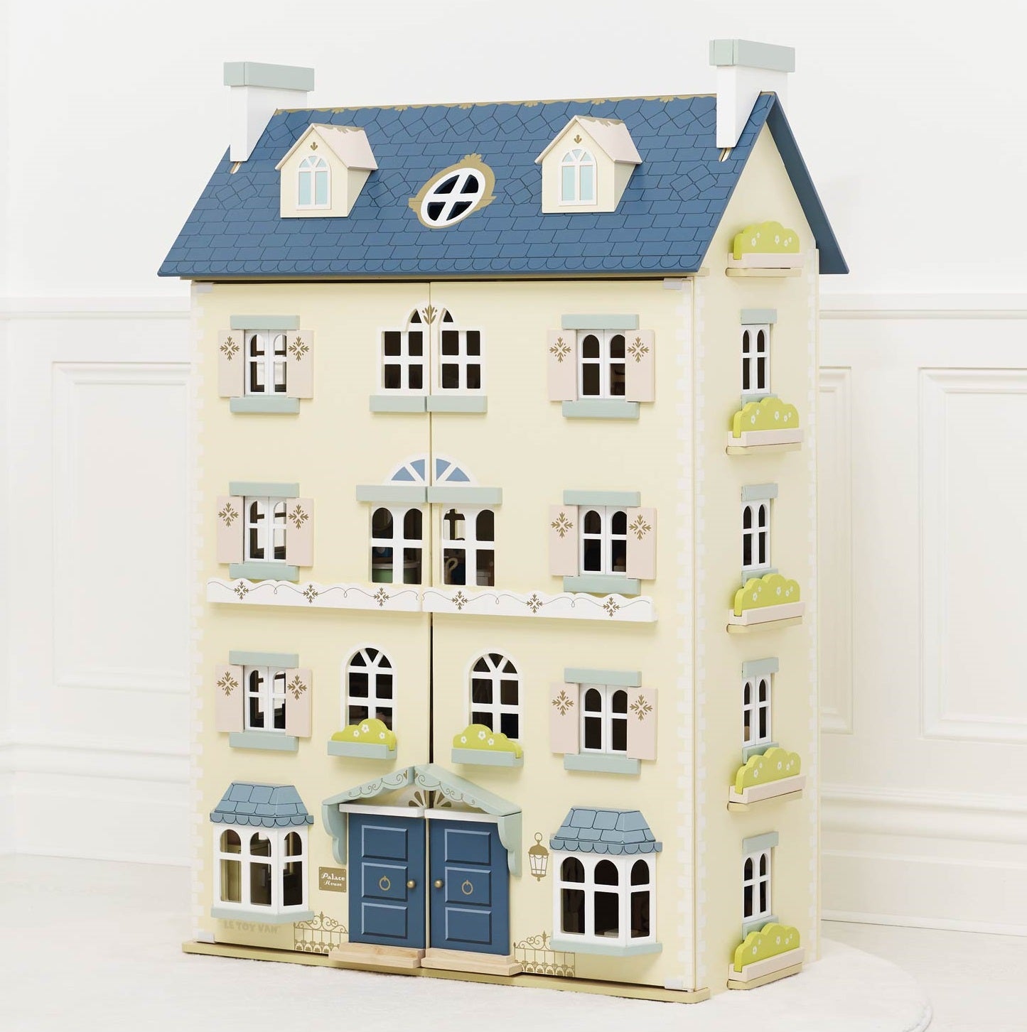 Le Toy Van Wooden Dollhouse – Palace