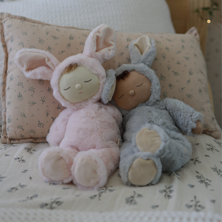 Olli Ella Lullaby Cozy Dinkum Doll – Bunny Pip Smoke