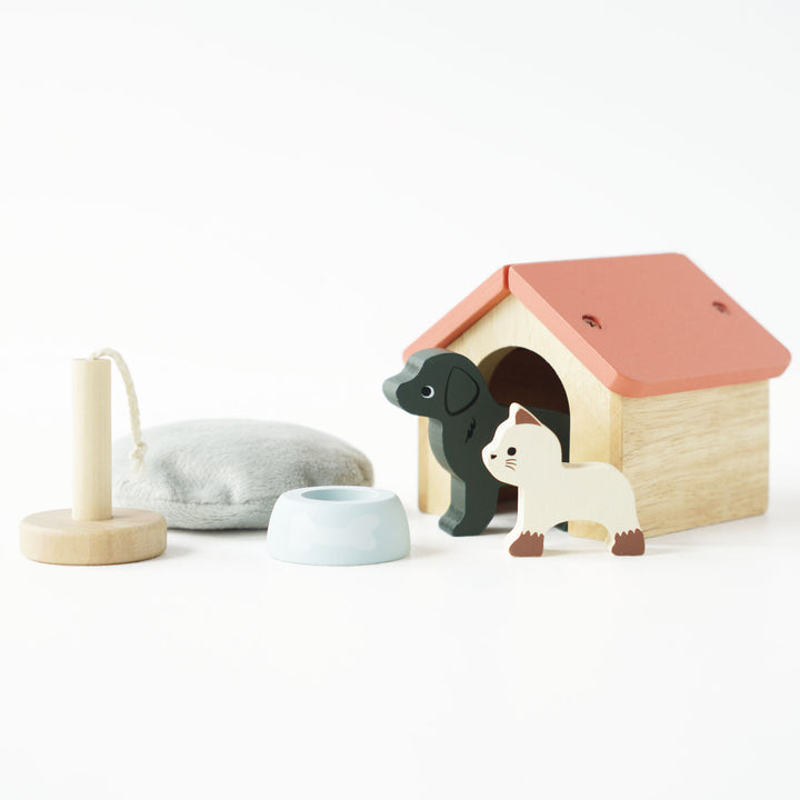 Le Toy Van Wooden Dollhouse Pet Set