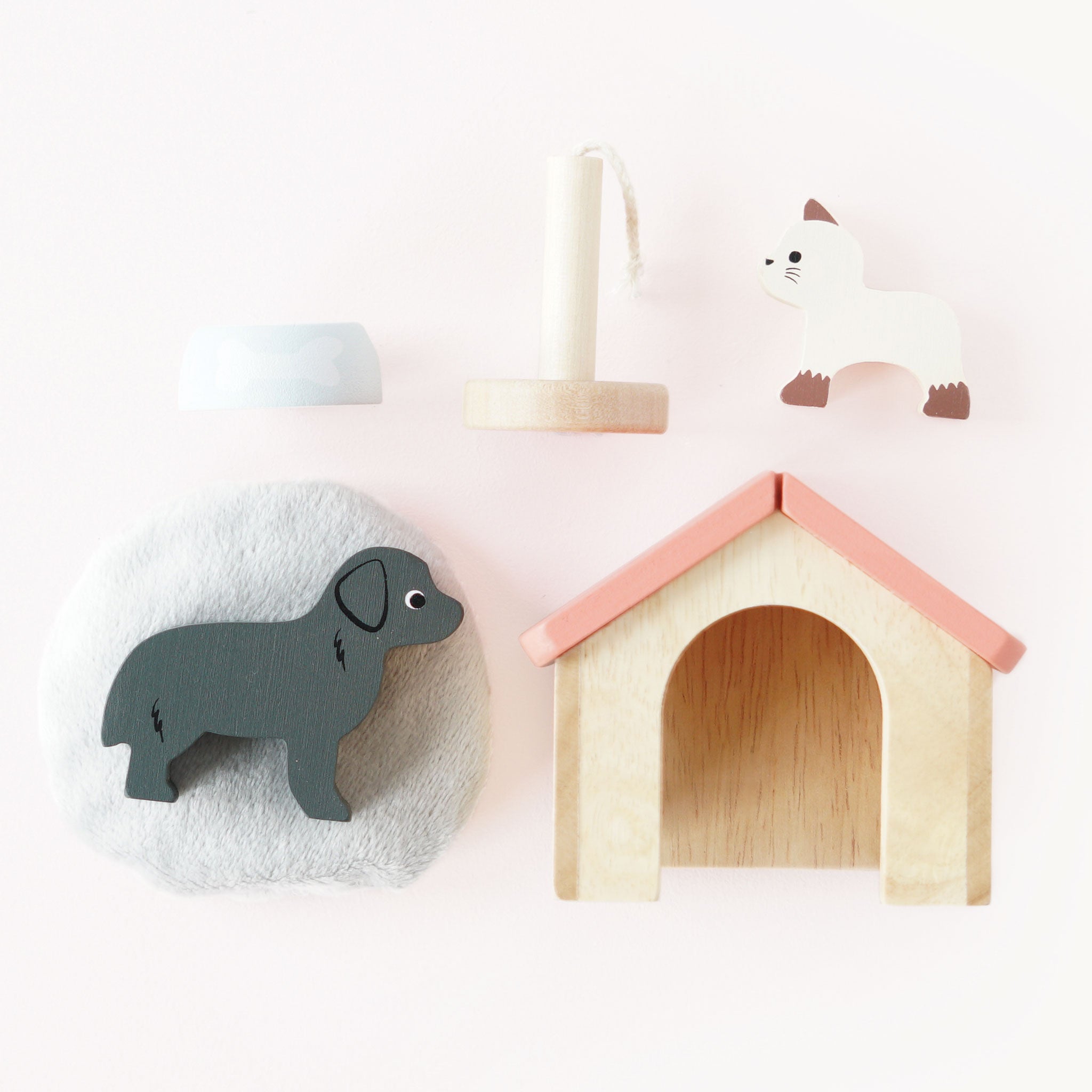 Le Toy Van Wooden Dollhouse Pet Set