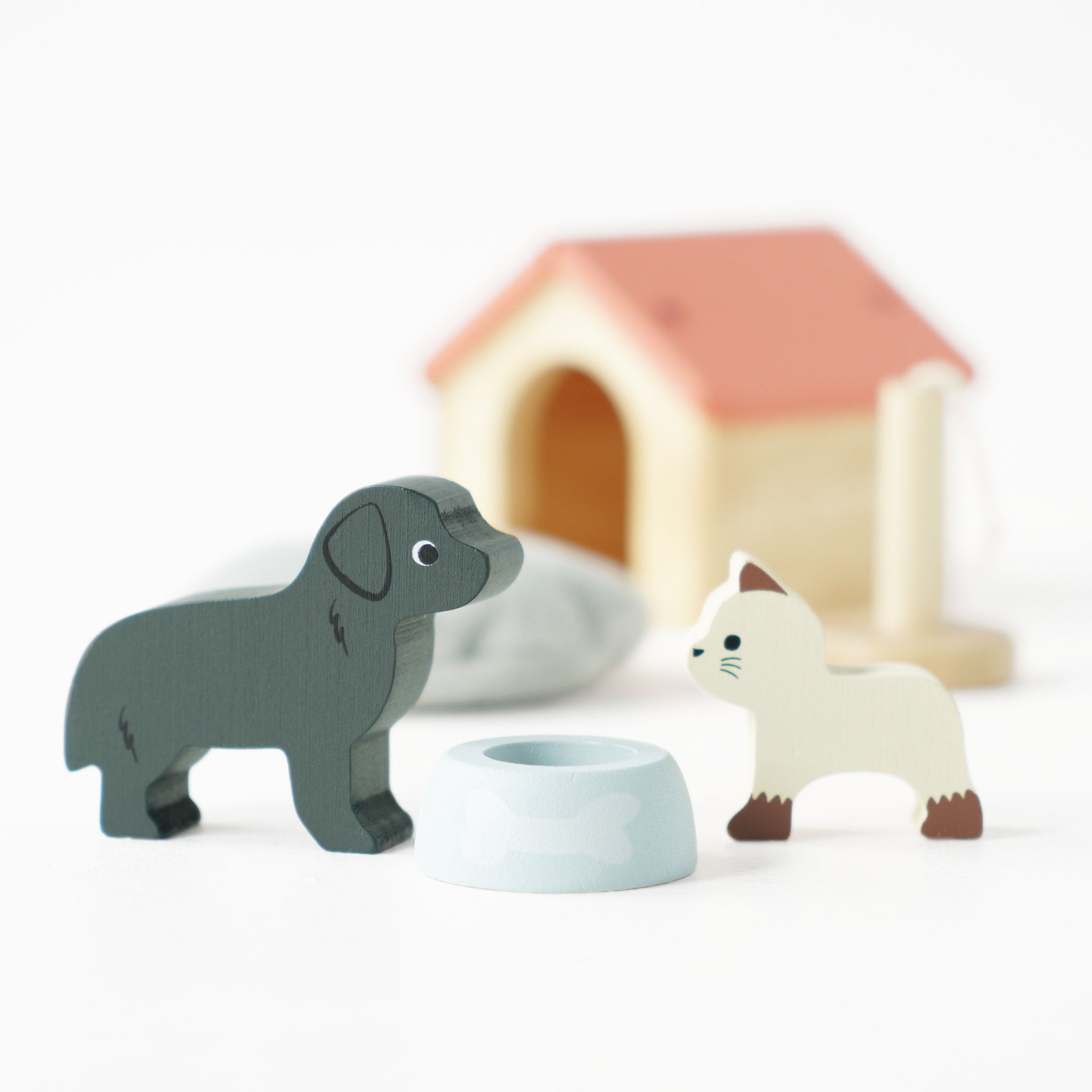 Le Toy Van Wooden Dollhouse Pet Set