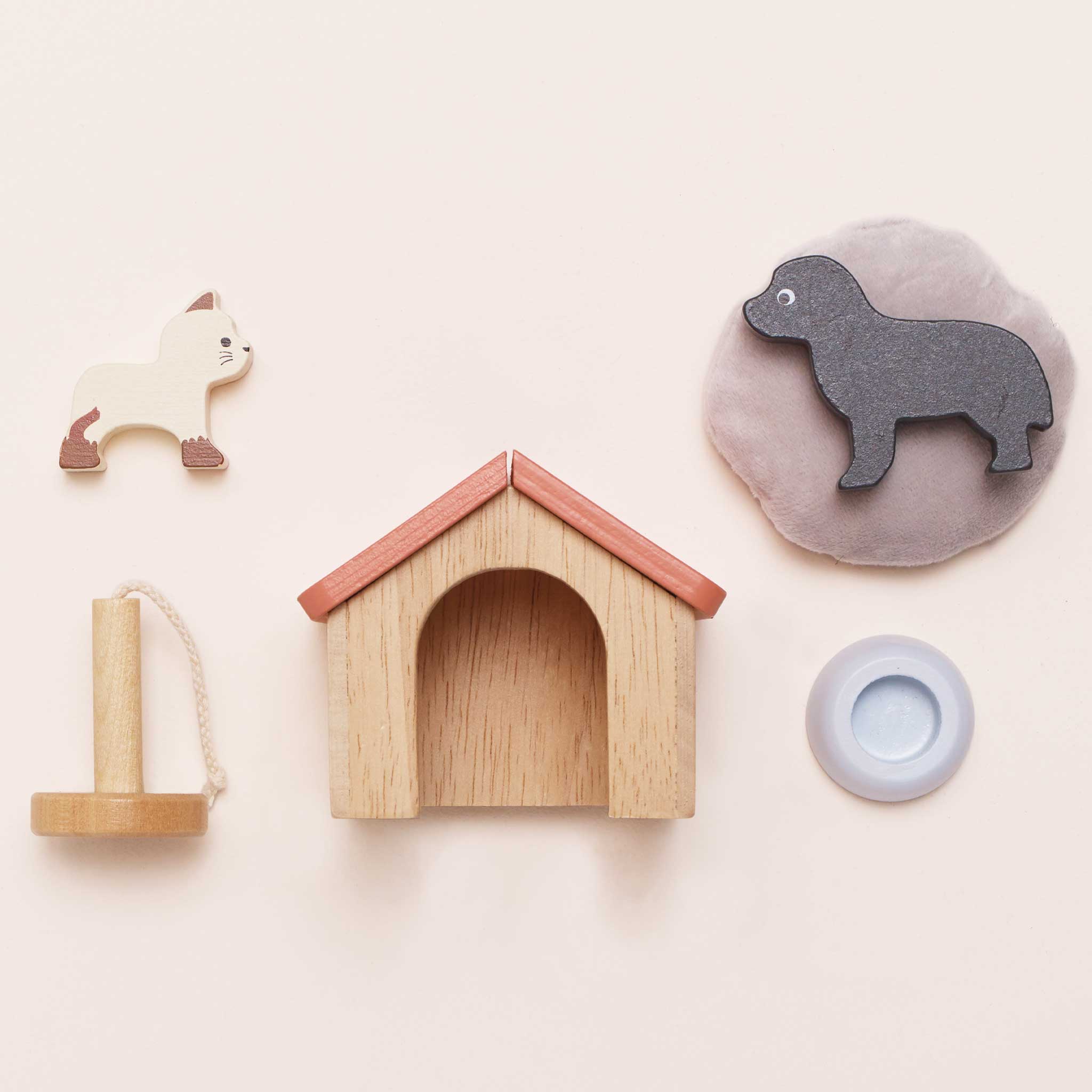 Le Toy Van Wooden Dollhouse Pet Set