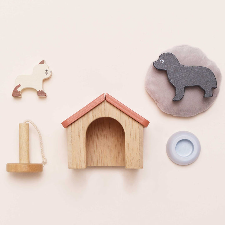 Le Toy Van Wooden Dollhouse Pet Set