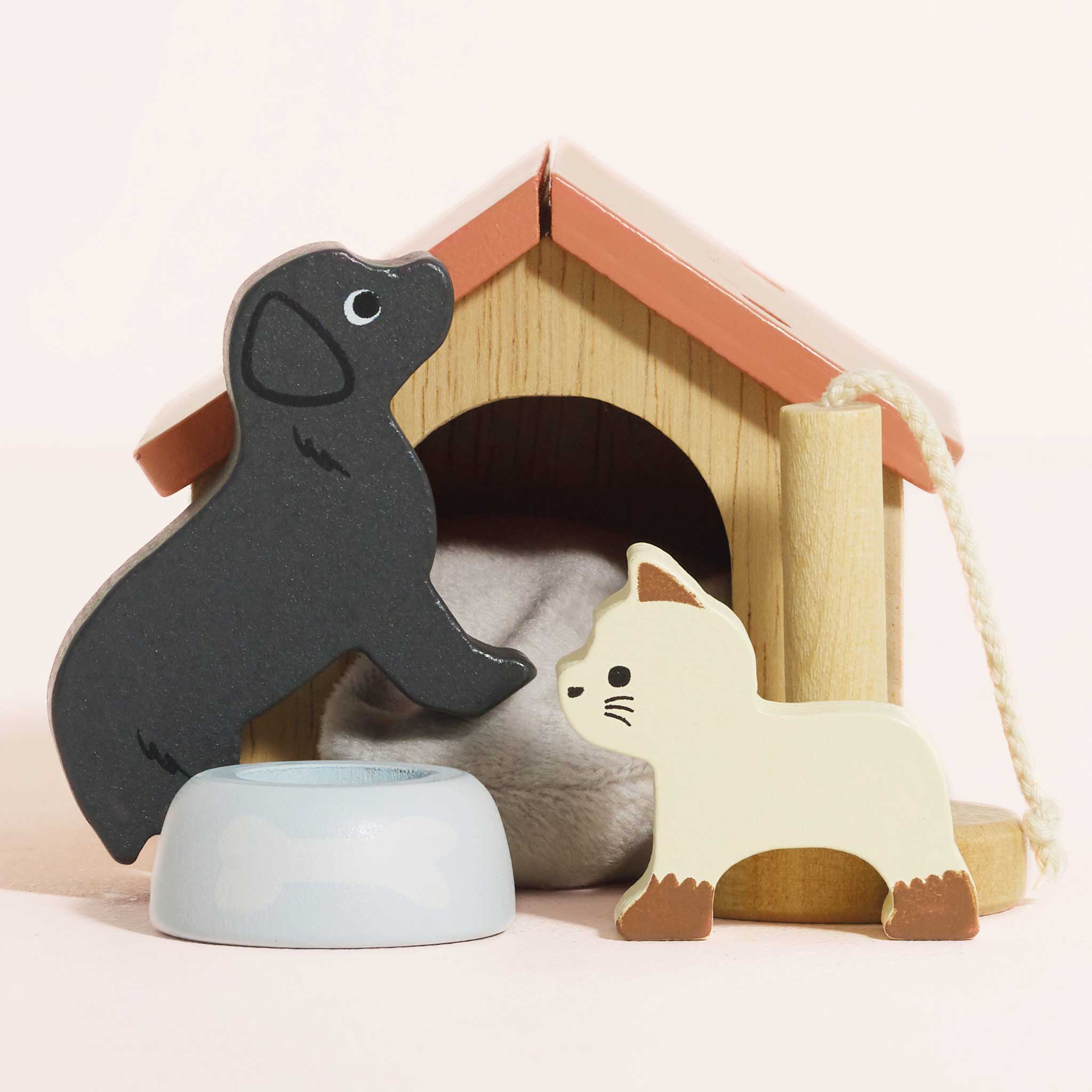 Le Toy Van Wooden Dollhouse Pet Set