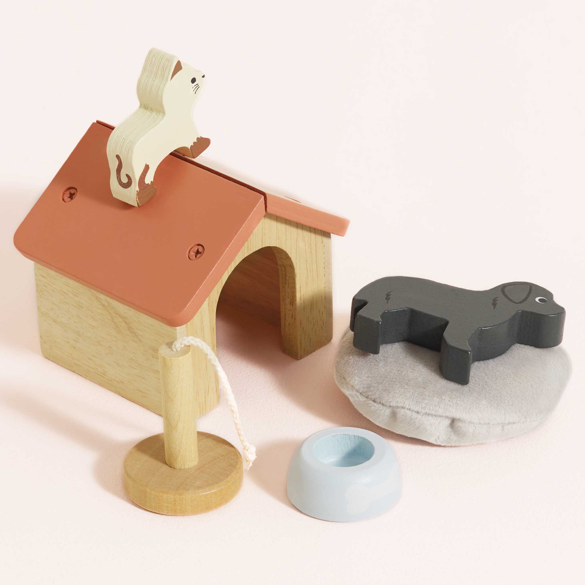 Le Toy Van Wooden Dollhouse Pet Set