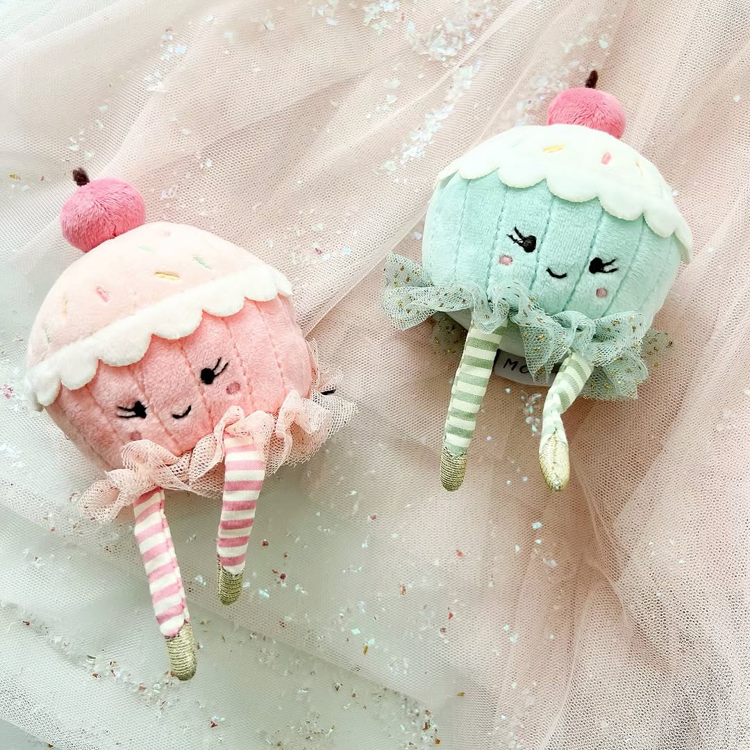 Mon Ami Cupcake Dancing Duo (Set of 2)