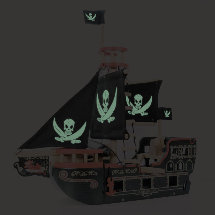Le Toy Van Barbarossa Pirate Ship &amp; Characters