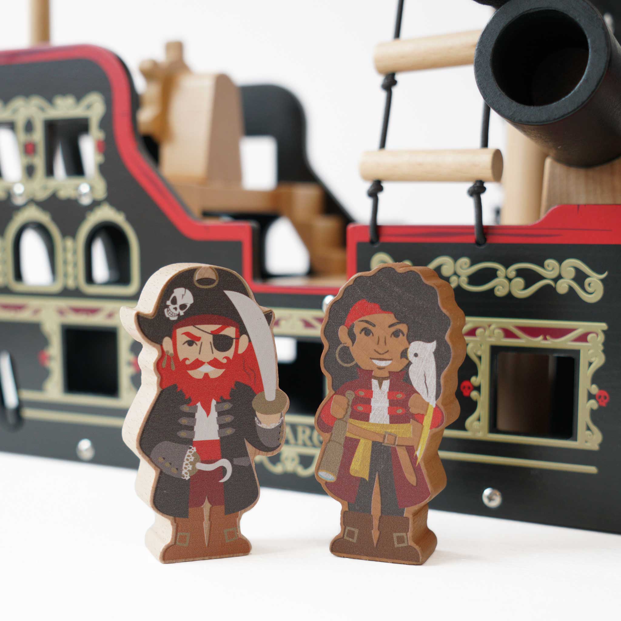 Le Toy Van Barbarossa Pirate Ship & Characters