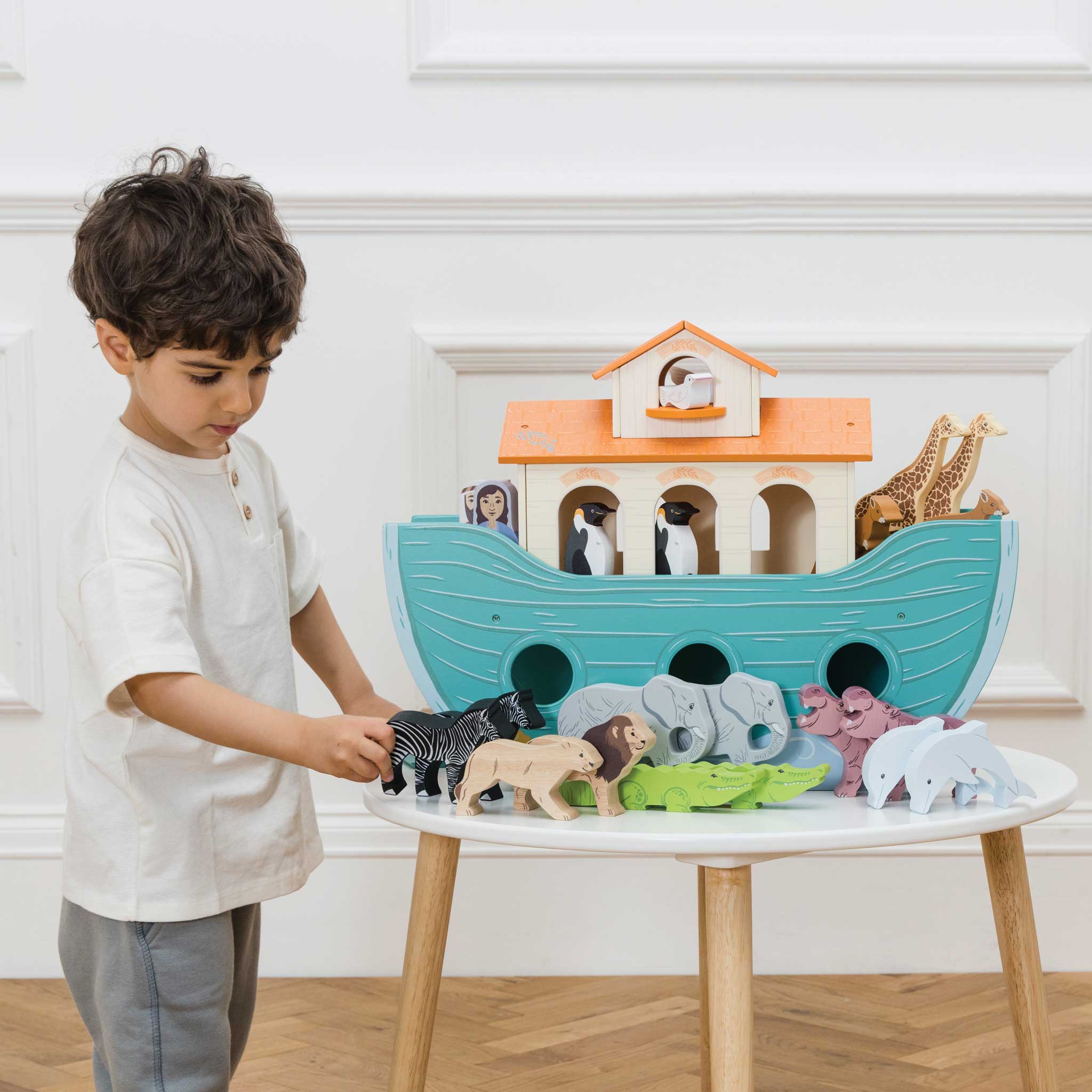 Le Toy Van Noah’s Great Wooden Ark & Animals