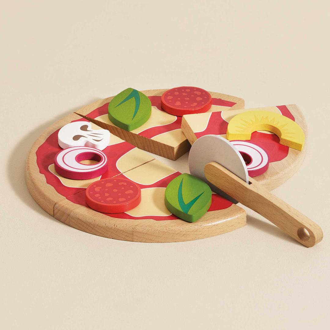 Le Toy Van Pizza &amp; Toppings with Slice Cutter