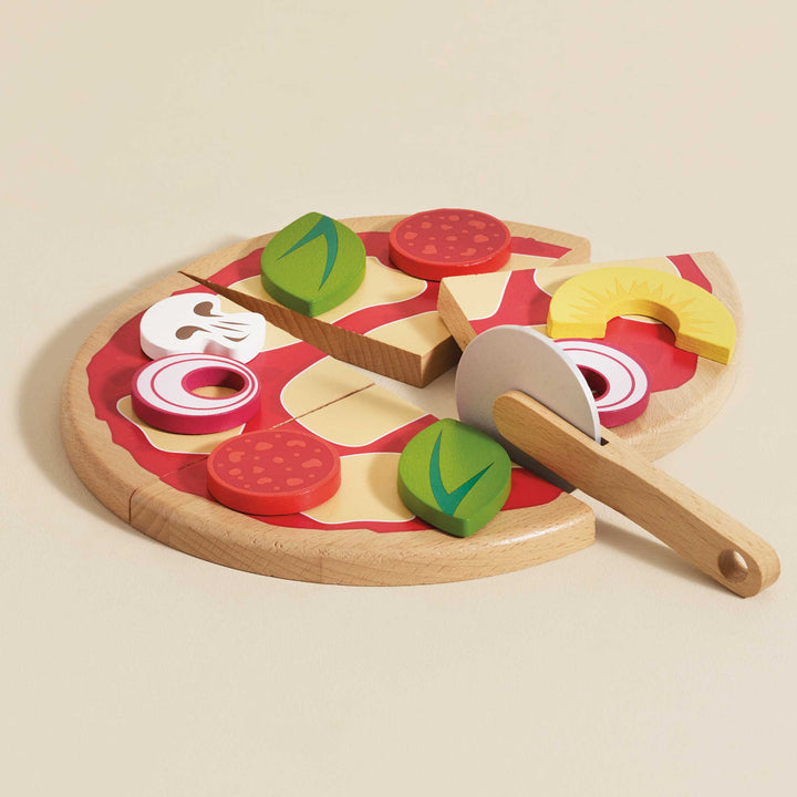 Le Toy Van Pizza &amp; Toppings with Slice Cutter