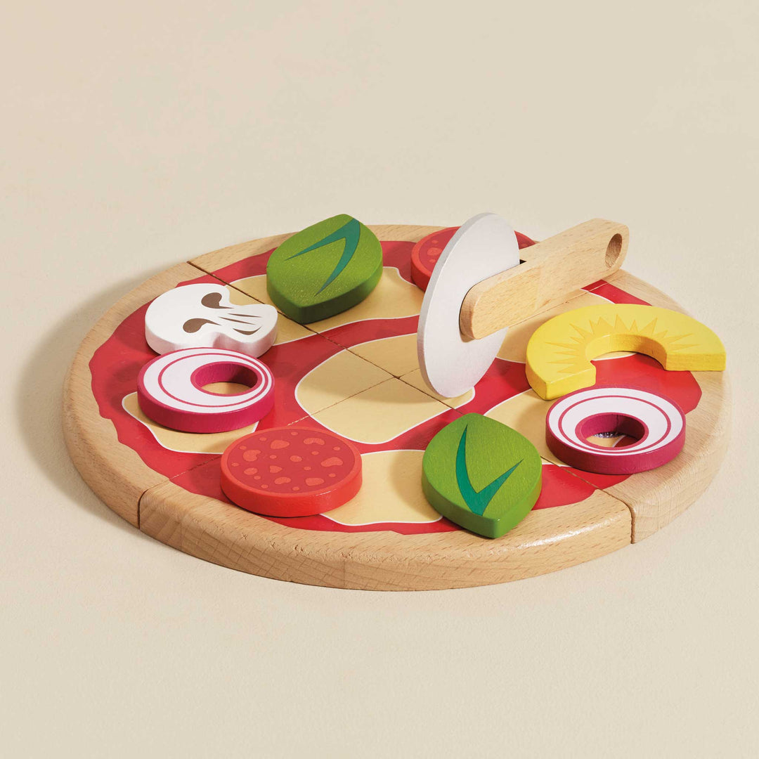 Le Toy Van Pizza &amp; Toppings with Slice Cutter
