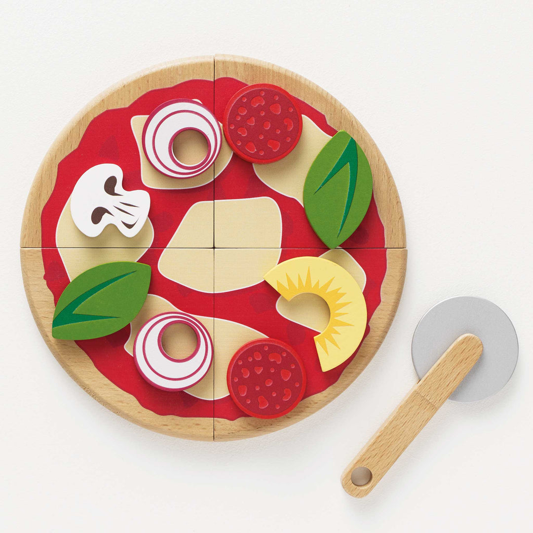 Le Toy Van Pizza &amp; Toppings with Slice Cutter