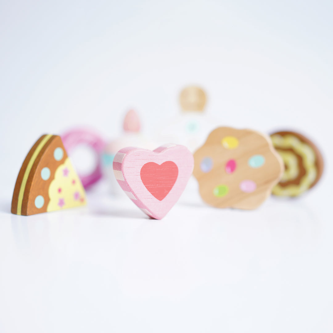 Le Toy Van Three Tier Patisserie Cake Stand
