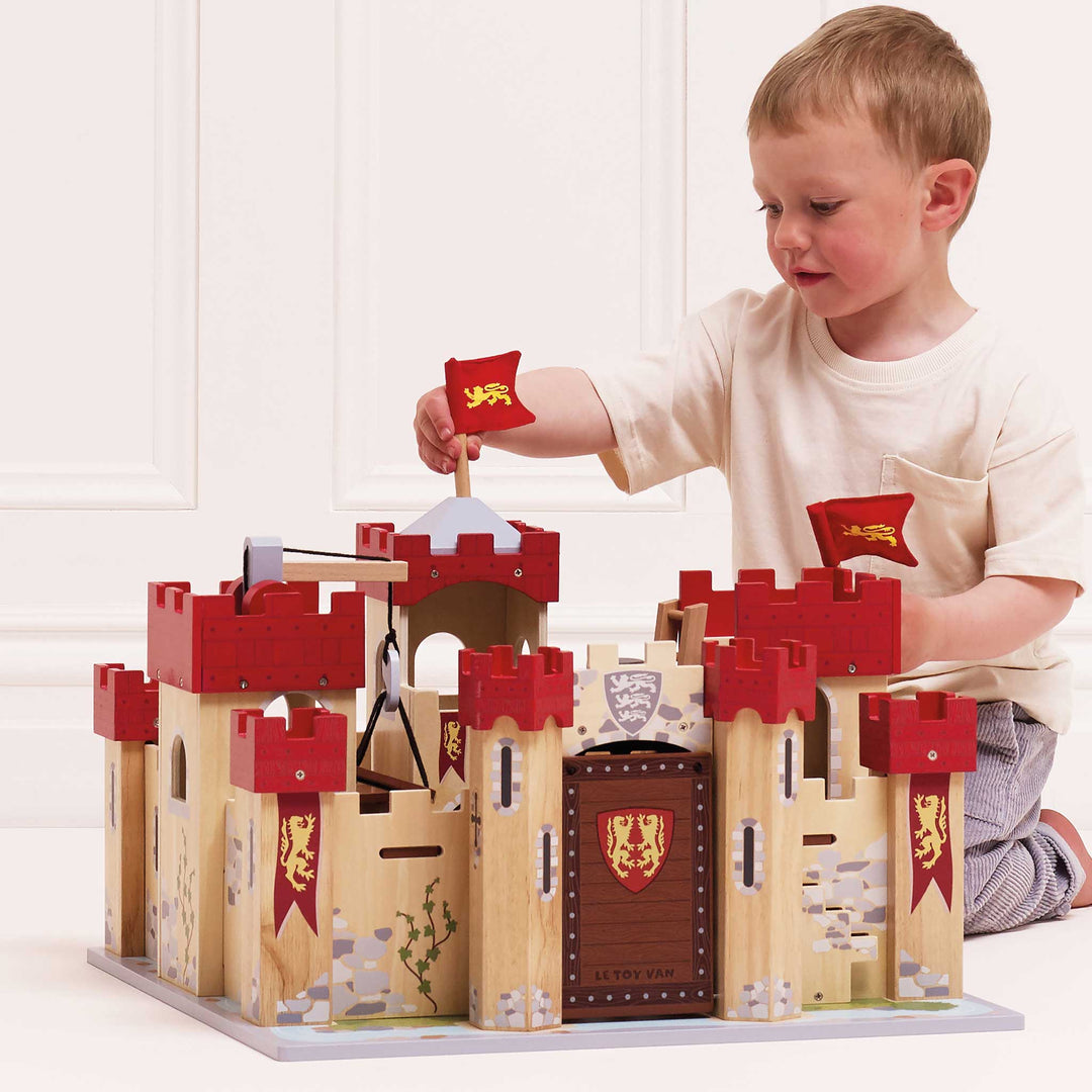 Le Toy Van Lionheart Wooden Castle