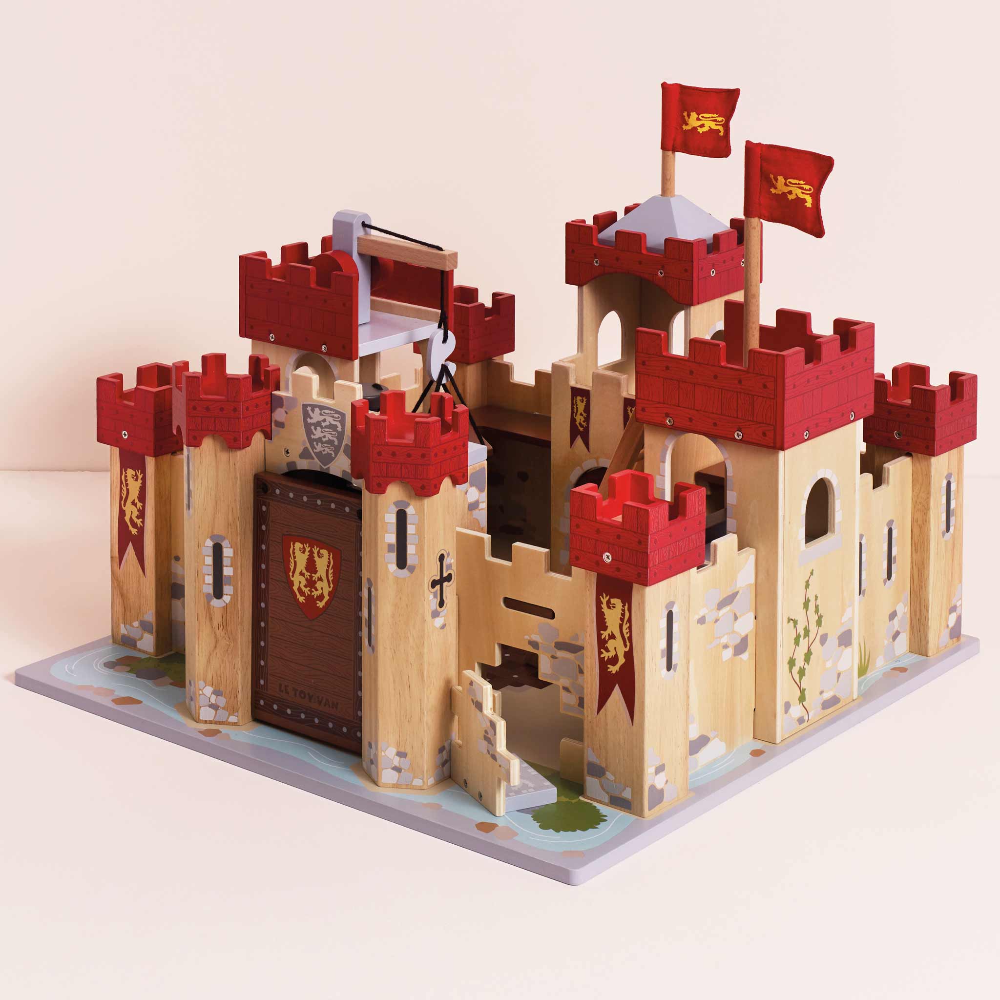 Le Toy Van Lionheart Wooden Castle