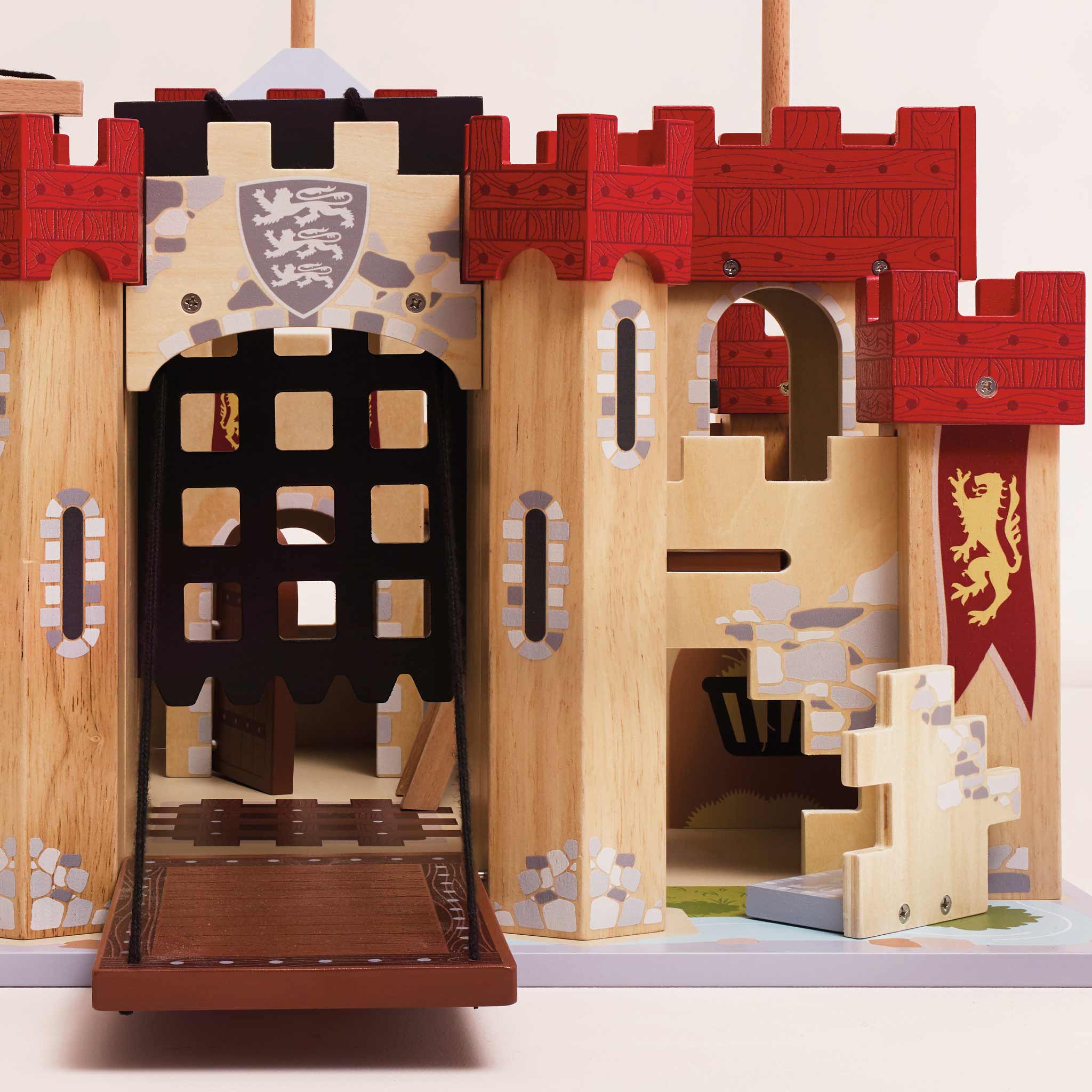 Le Toy Van Lionheart Wooden Castle