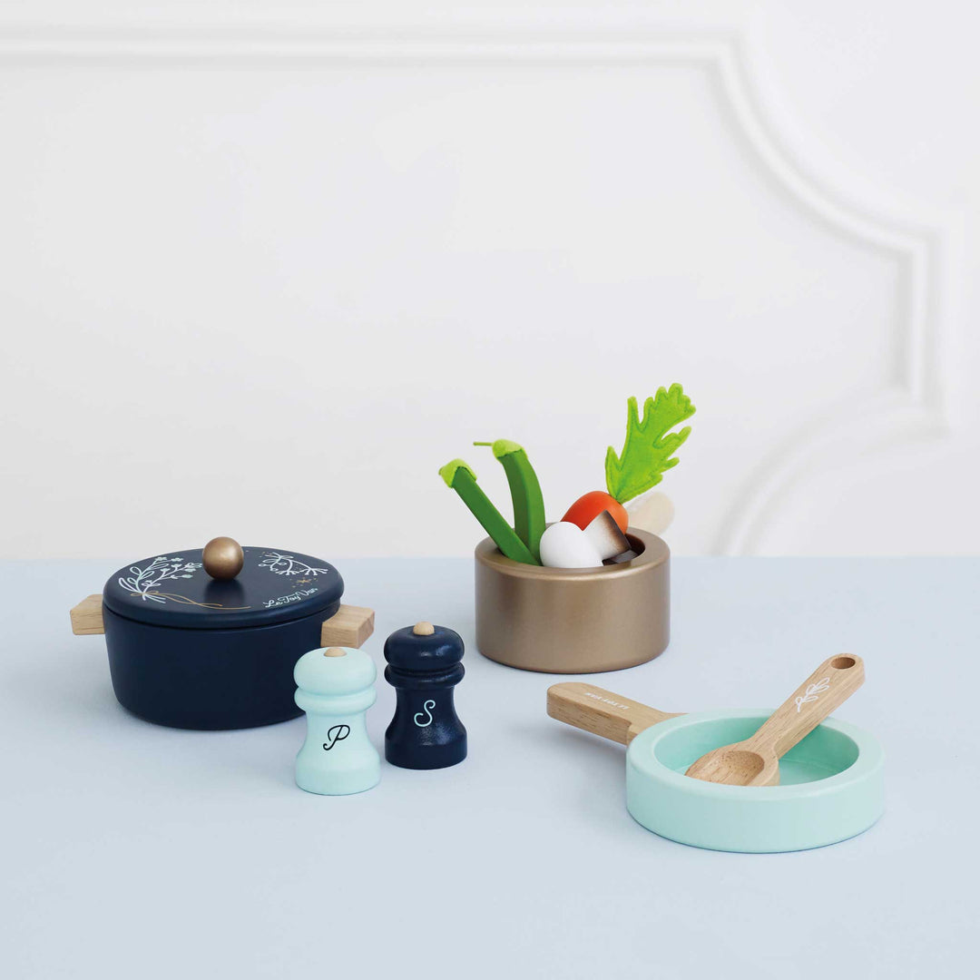 Le Toy Van Pots &amp; Pans Kitchen Accessories