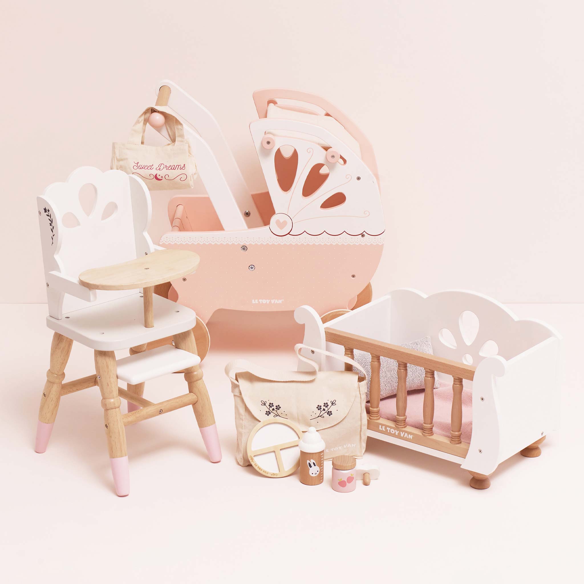 Le Toy Van Dolls Wooden Sleigh Cot