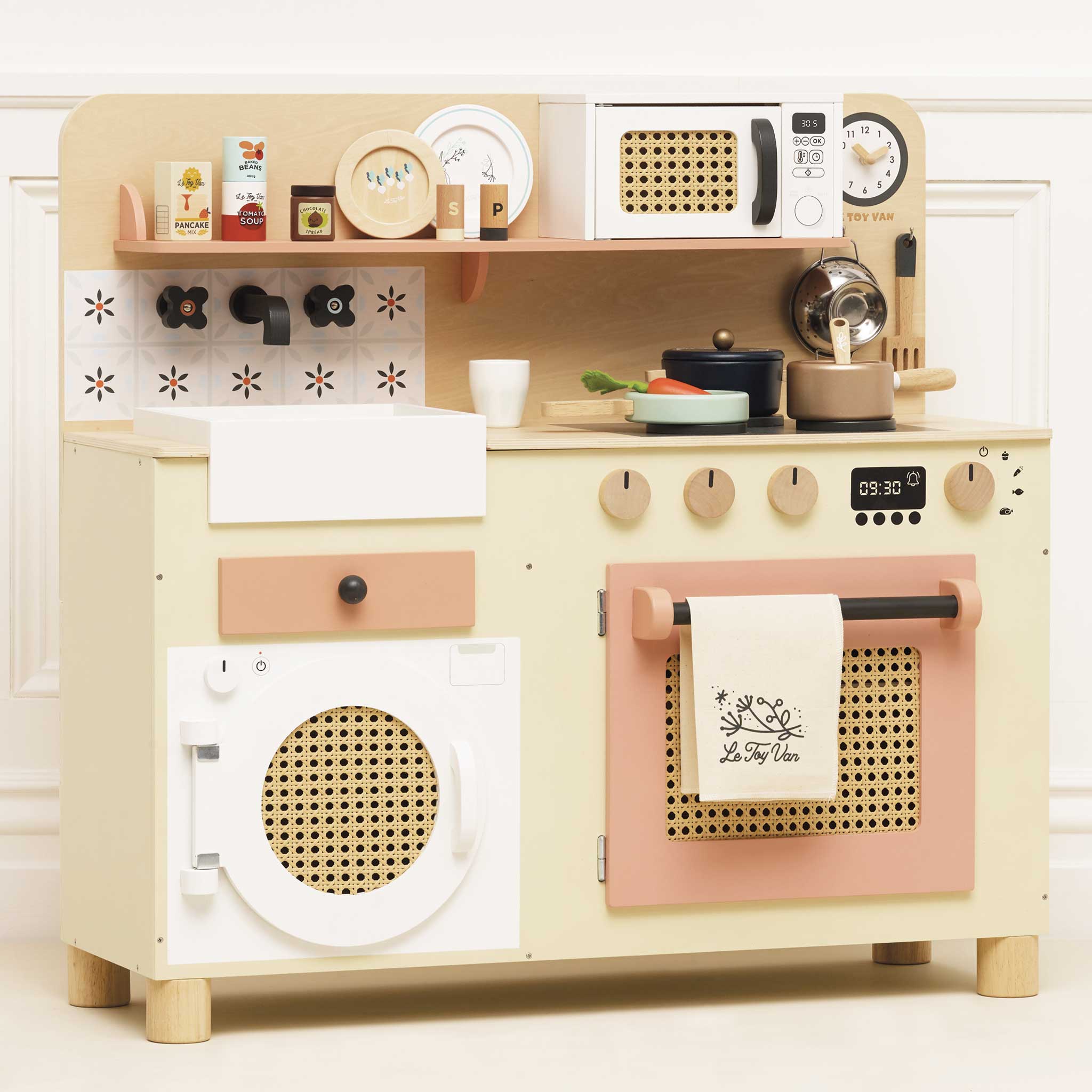 Le Toy Van Rattan Family Wooden Play Kitchen