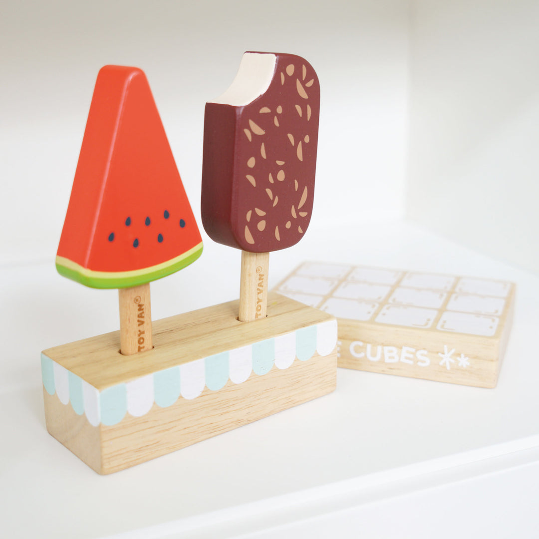 Le Toy Van Wooden Freestanding Fridge &amp; Freezer