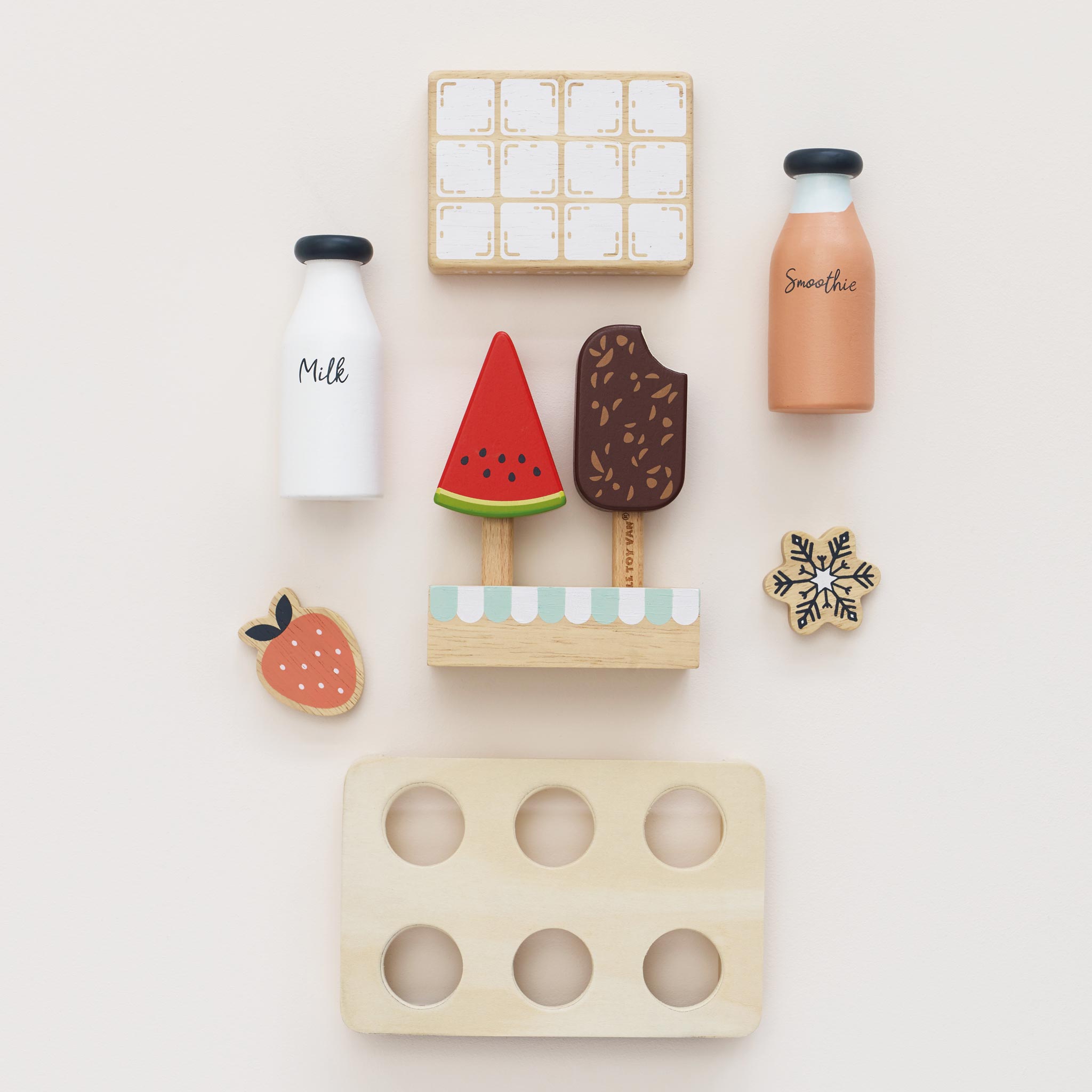 Le Toy Van Wooden Freestanding Fridge & Freezer