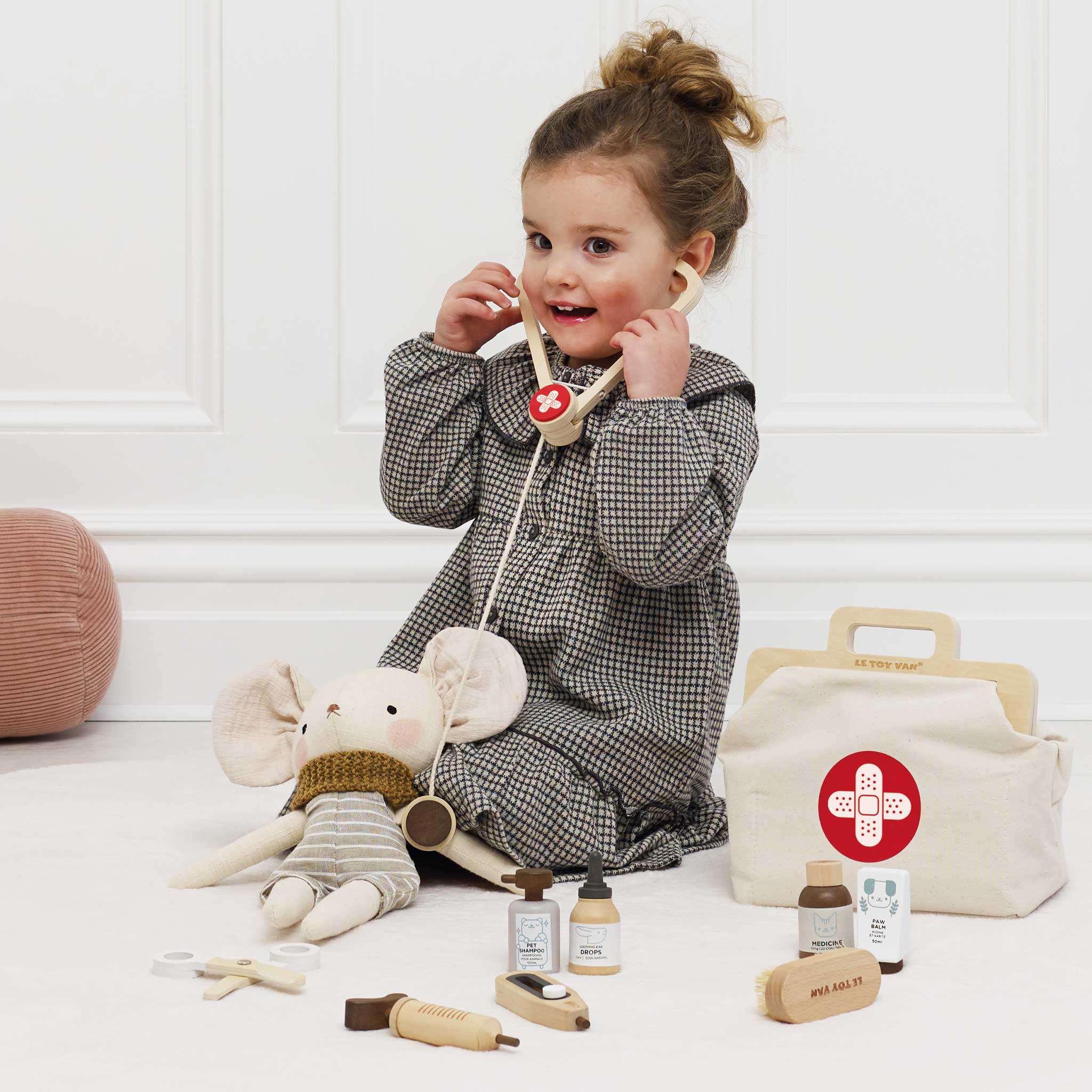 Le Toy Van Animal Vet Set