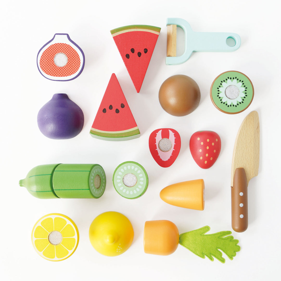 Le Toy Van Chopping Board &amp; Sliceable Play Food