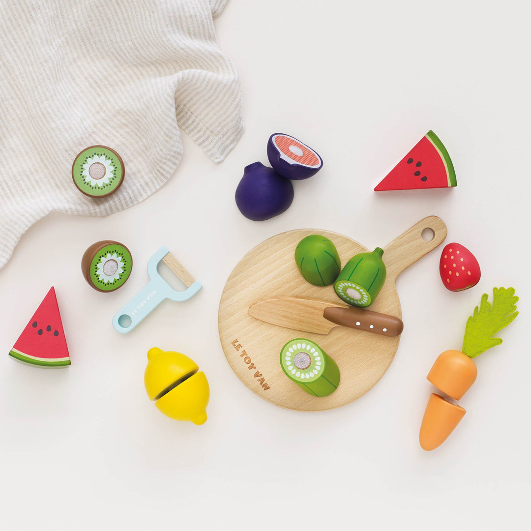 Le Toy Van Chopping Board &amp; Sliceable Play Food