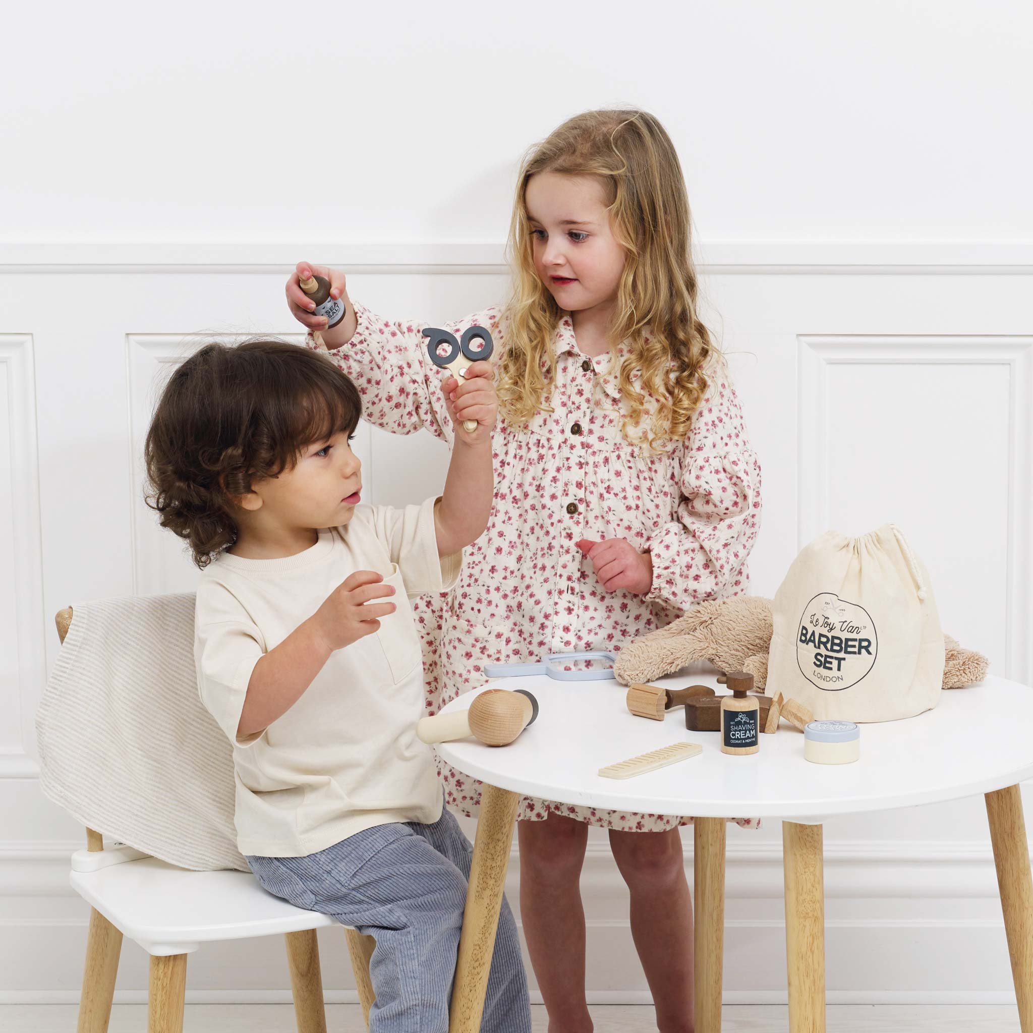Le Toy Van Hairdresser & Barber Playset