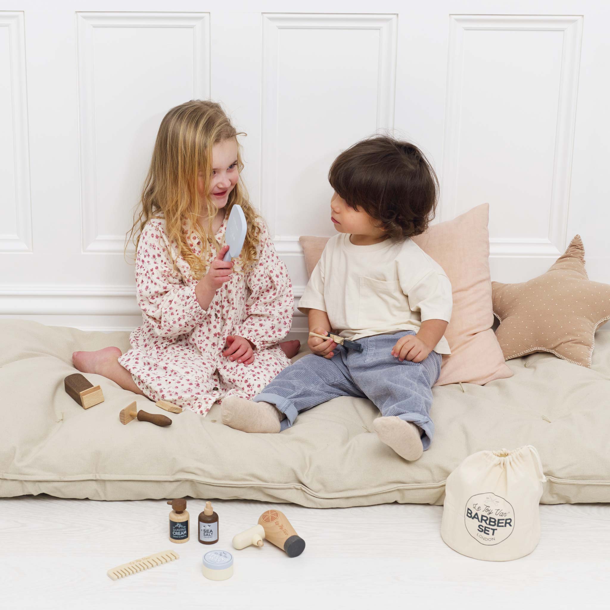 Le Toy Van Hairdresser & Barber Playset