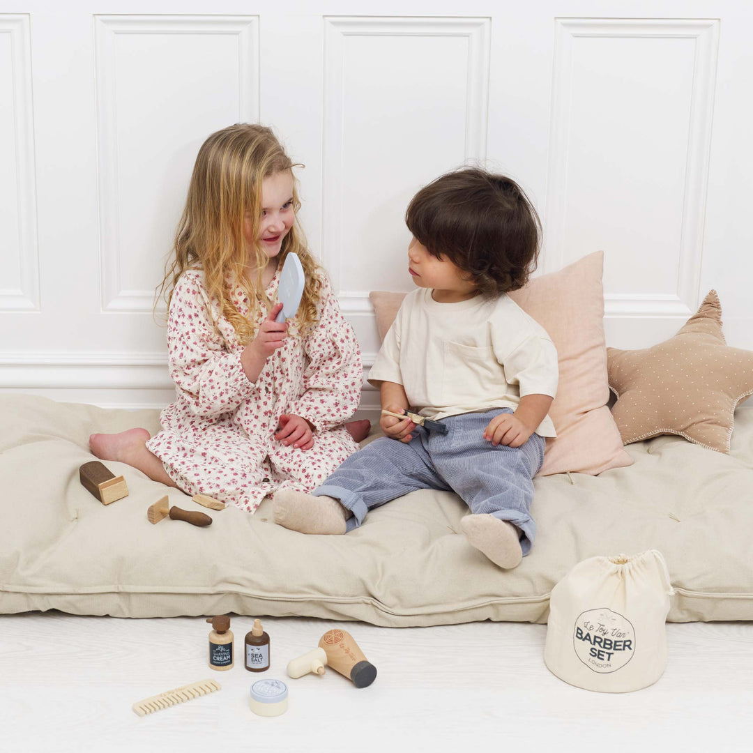 Le Toy Van Hairdresser &amp; Barber Playset